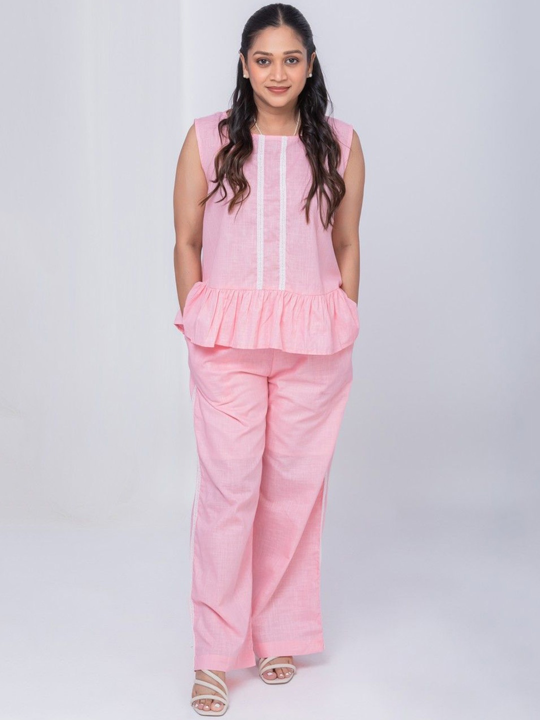 

MASU LIVING Round Neck Laces Linen Top With Trousers, Pink