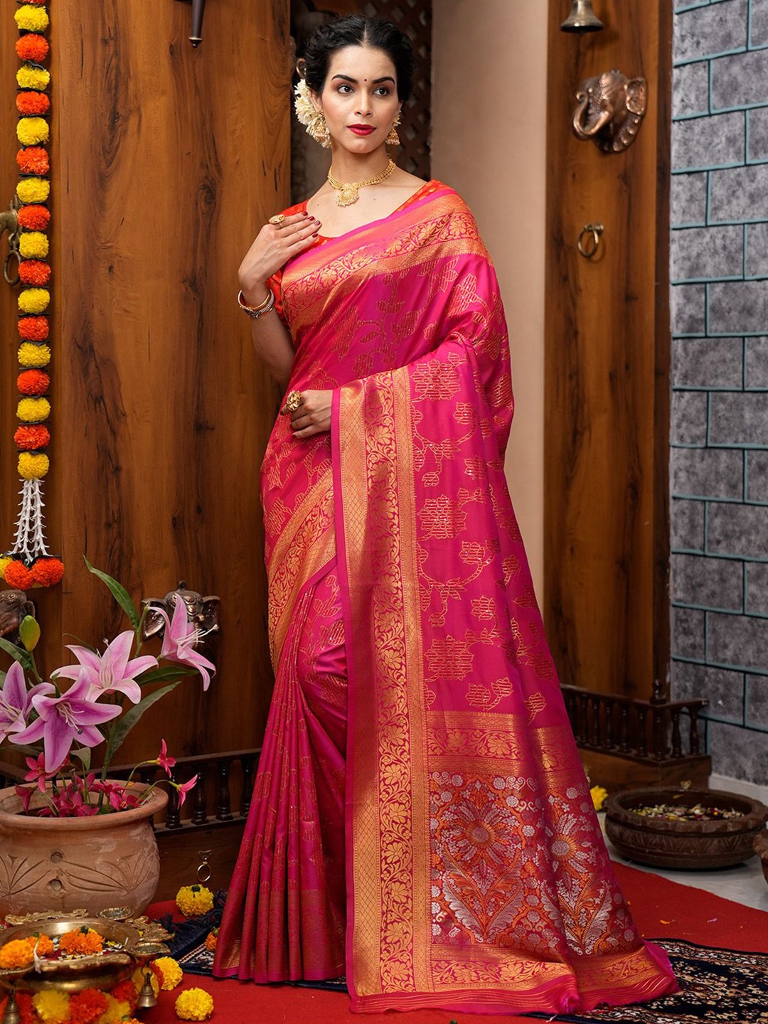

DEVATITHI Silk Blend Kanjeevaram Saree, Pink