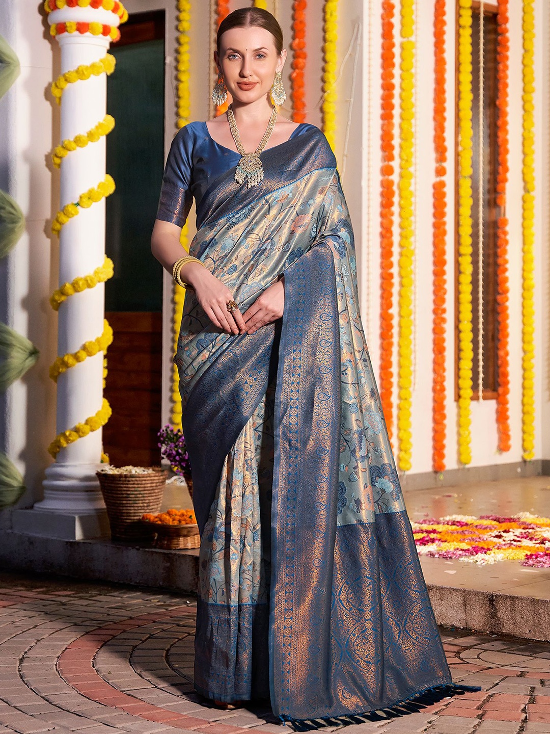 

Satrani Floral Zari Woven Design Pure Silk Saree, Blue
