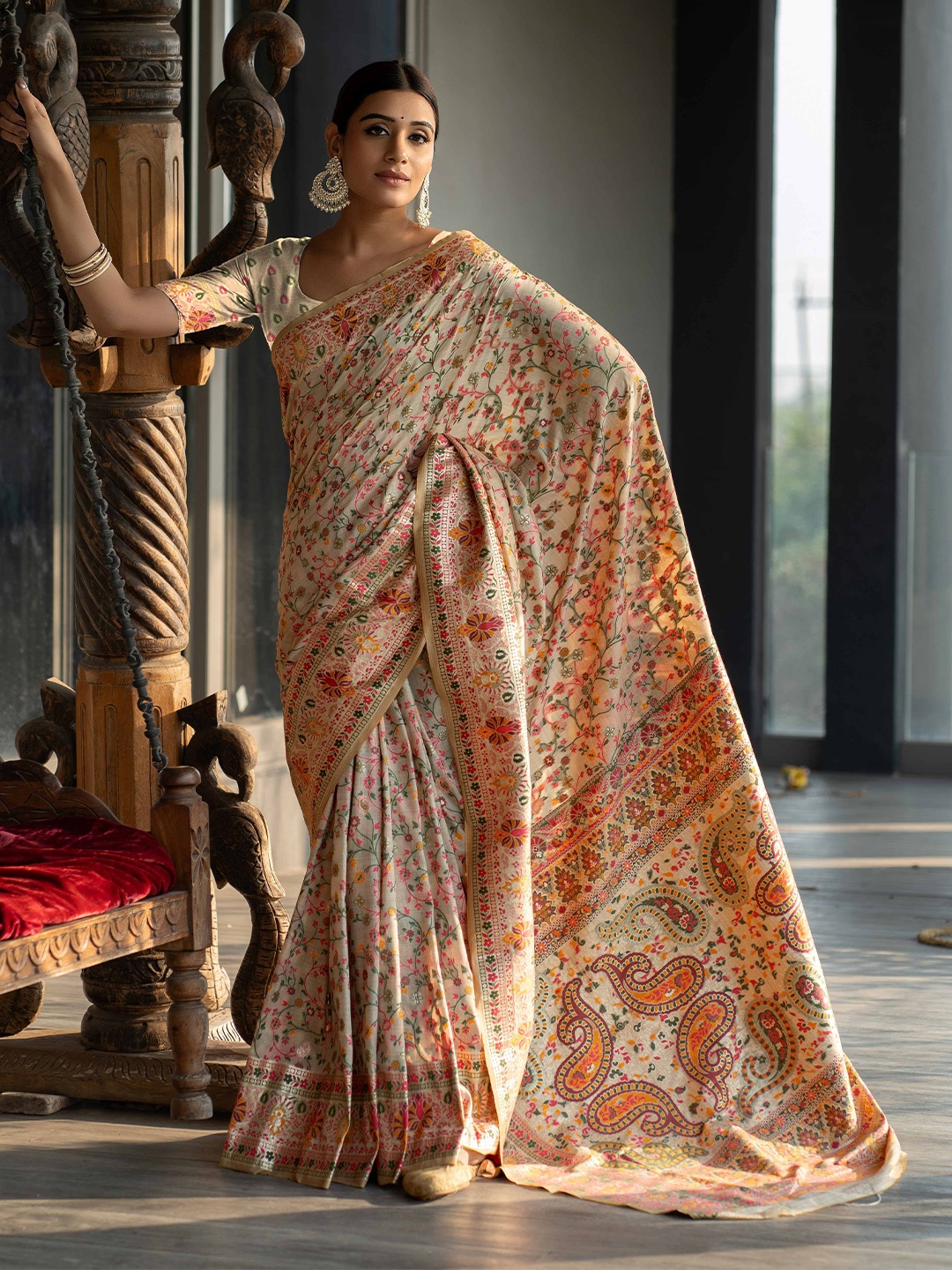 

HEER FASHION Woven Design Zari Saree, Beige