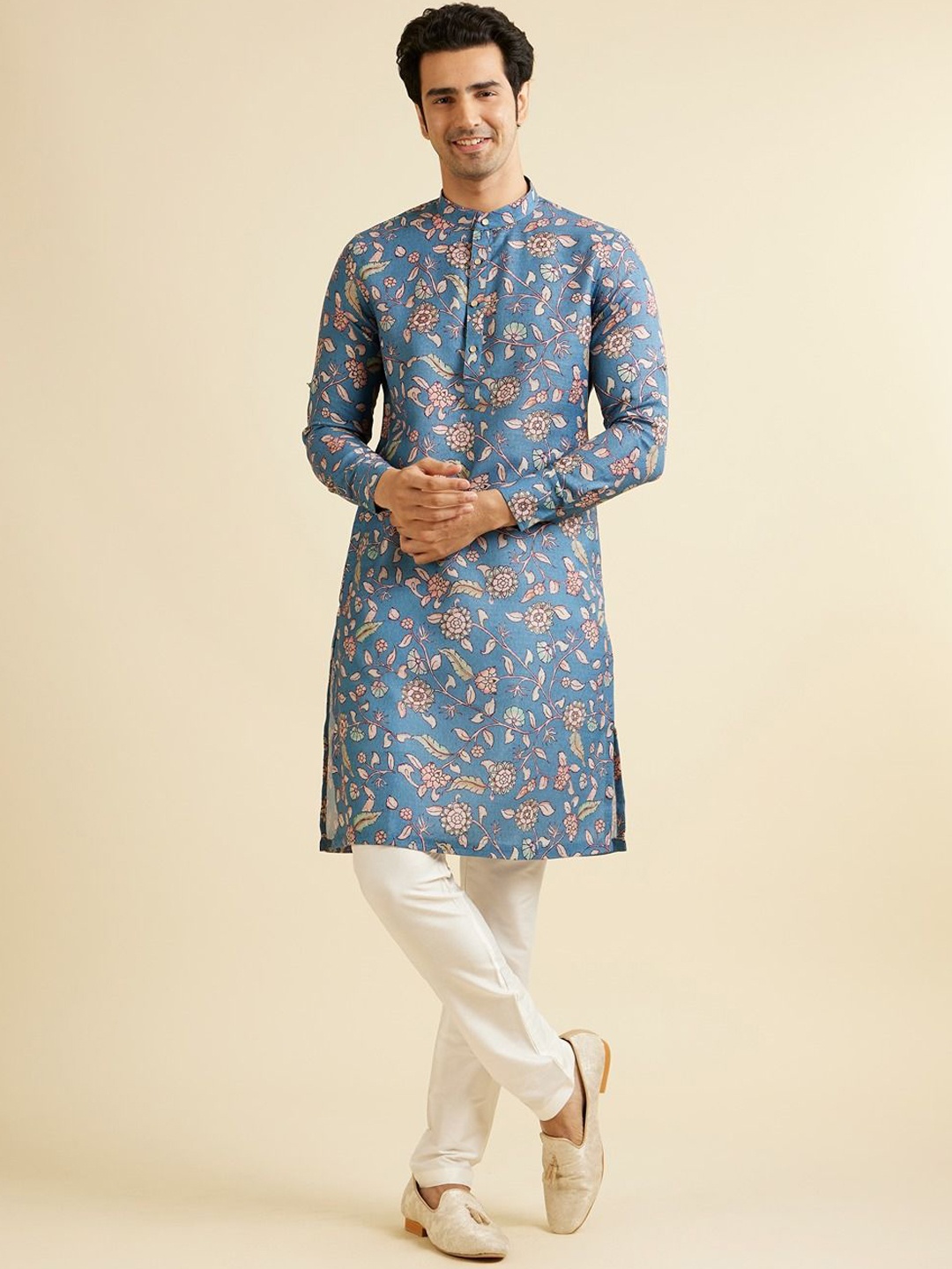 

Manyavar Men Floral Printed Kurta, Blue