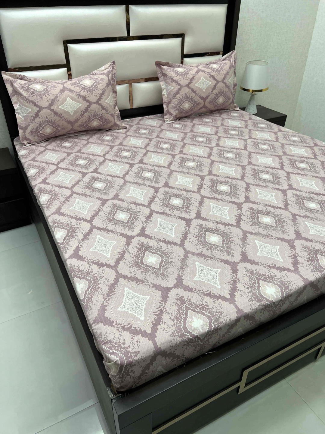 

Pure Decor Purple & White Ethnic Motifs 250 TC Queen Bedsheet with 2 Pillow Covers
