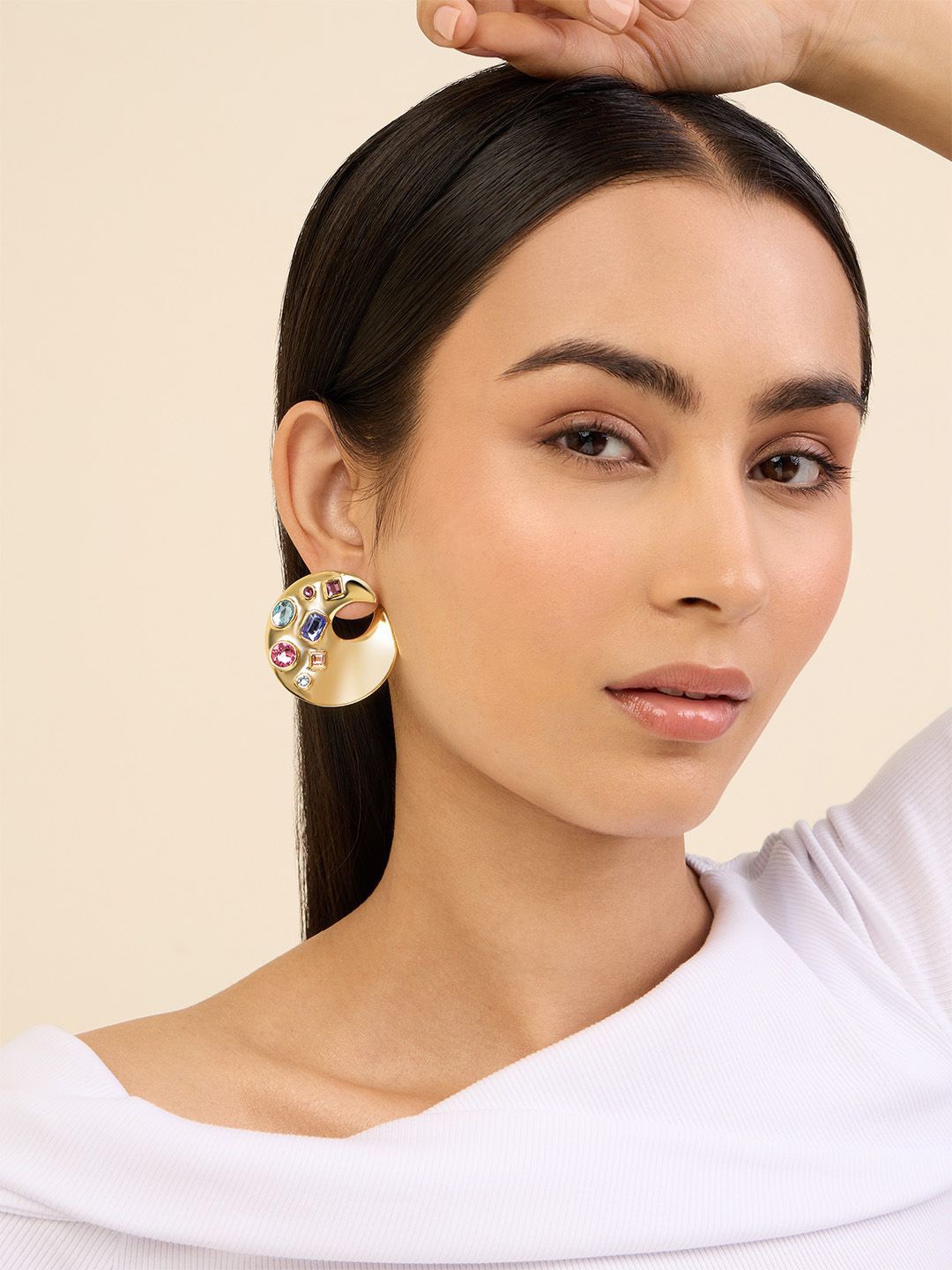 

Isharya Contemporary Studs Earrings, Gold