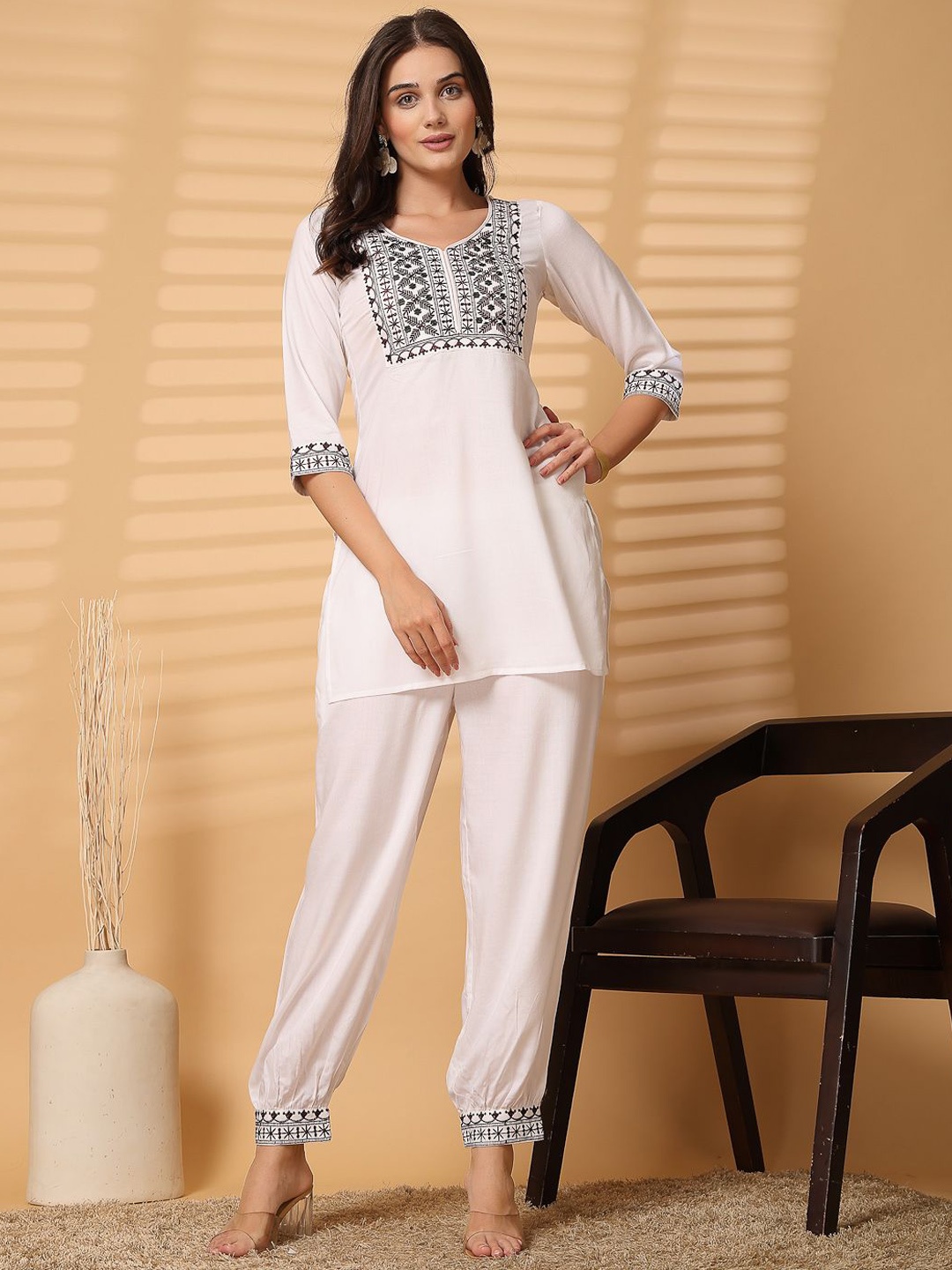 

ARDITA Embroidered V Neck Tunic & Trousers Co-Ords, White