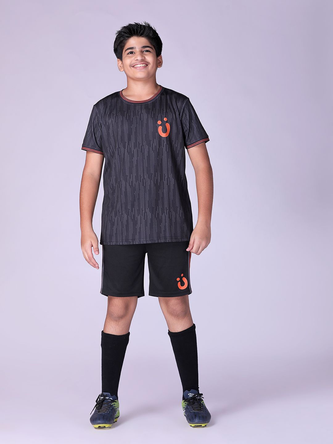 

UMILDO Boys Striped T-shirt with Shorts, Black