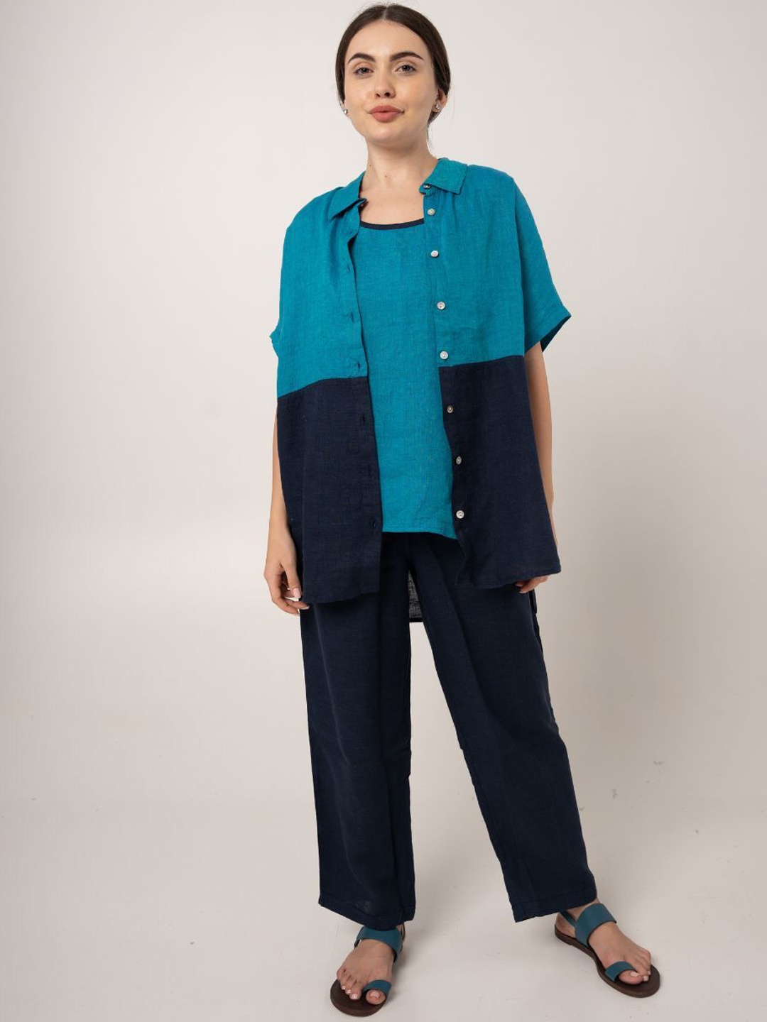 

Fabulous Colourblocked Linen Shirt With Trousers, Navy blue