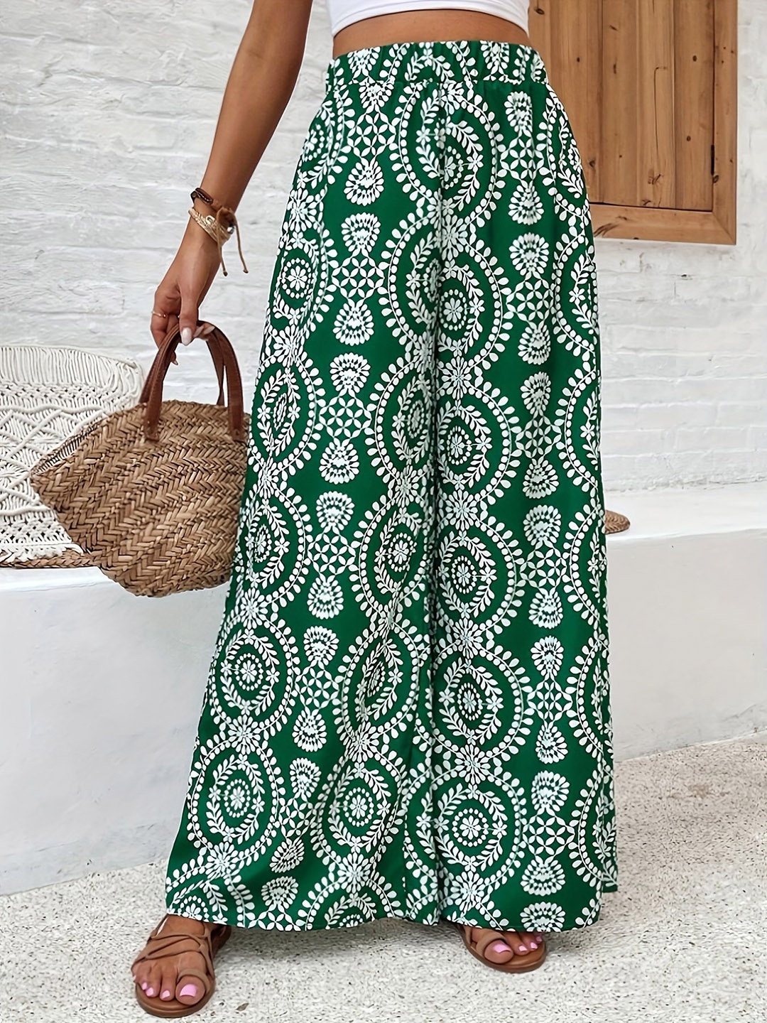 

StyleCast Women Ethnic Motifs Printed Loose Fit Pleated Trousers, Green