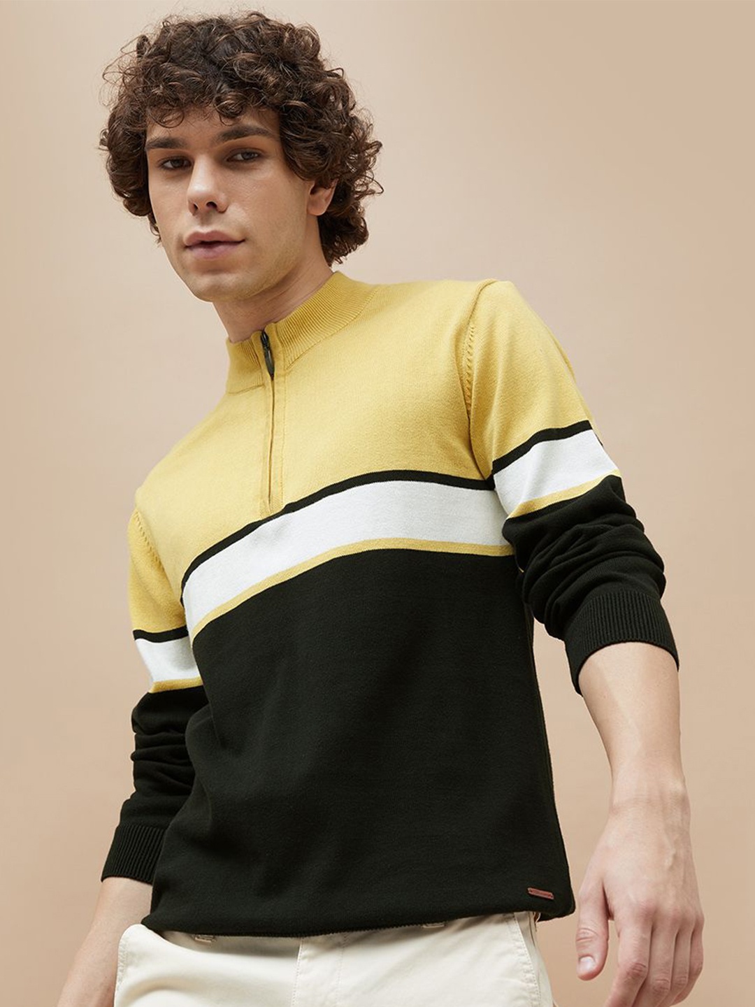 

Fame Forever by Lifestyle Men Sweatshirt, Yellow