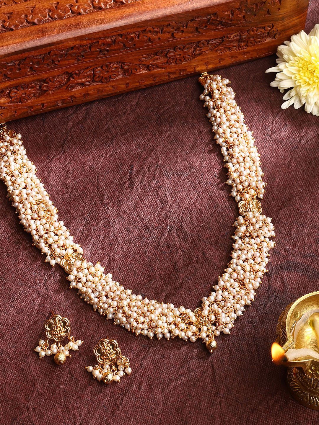 

Priyaasi Gold-Plated Pearl Beaded Jewellery Set
