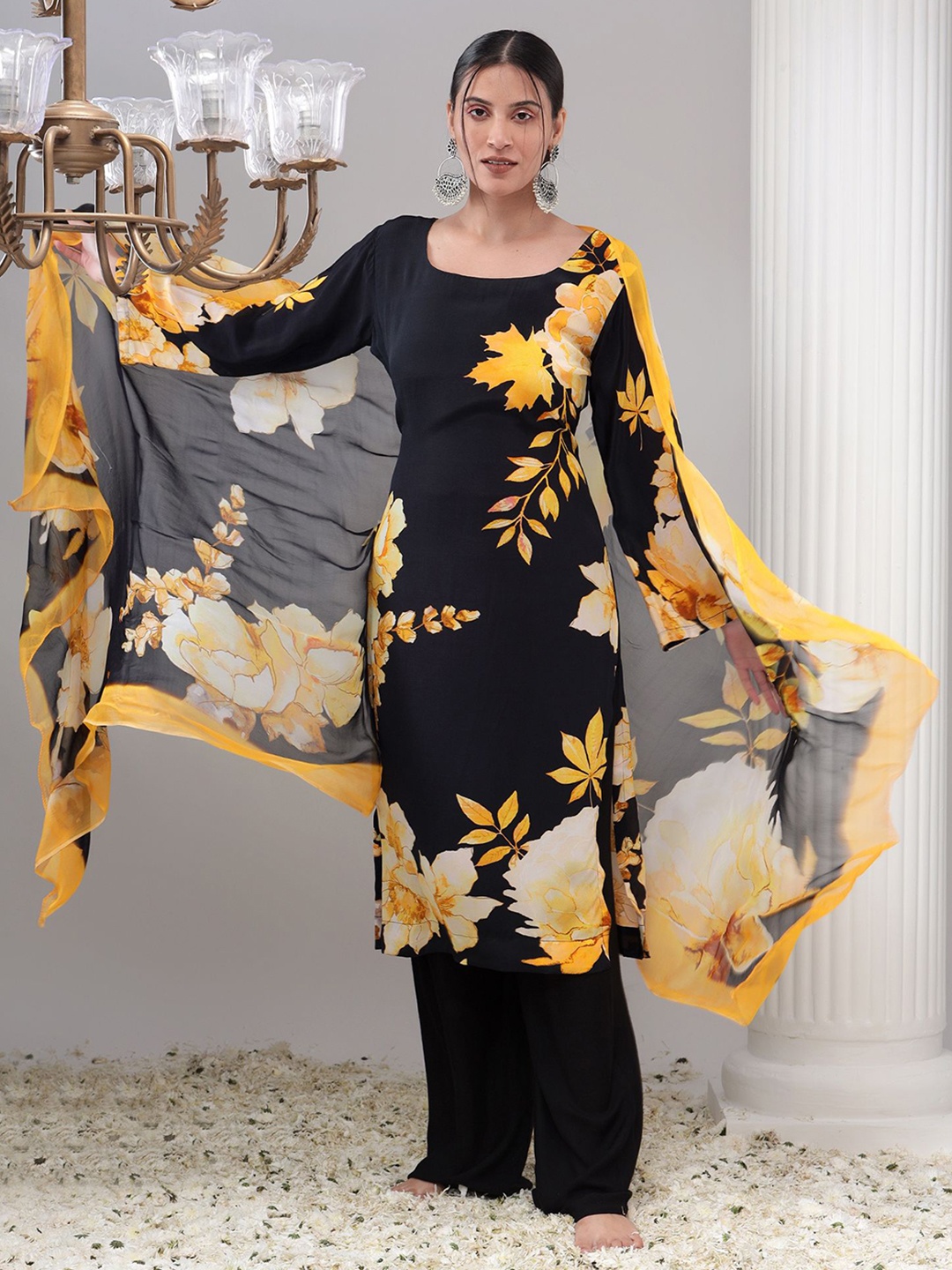 

REETI OF PRINTS Unstitched Dress Material, Black