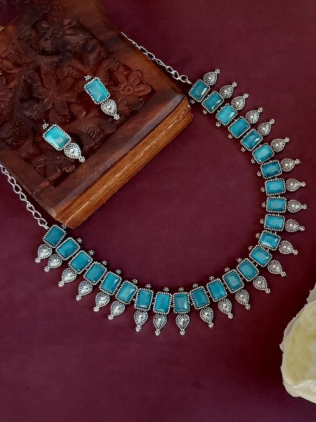 

Efulgenz Rhodium-Plated Crystal Stones Studded Jewellery Set, Silver