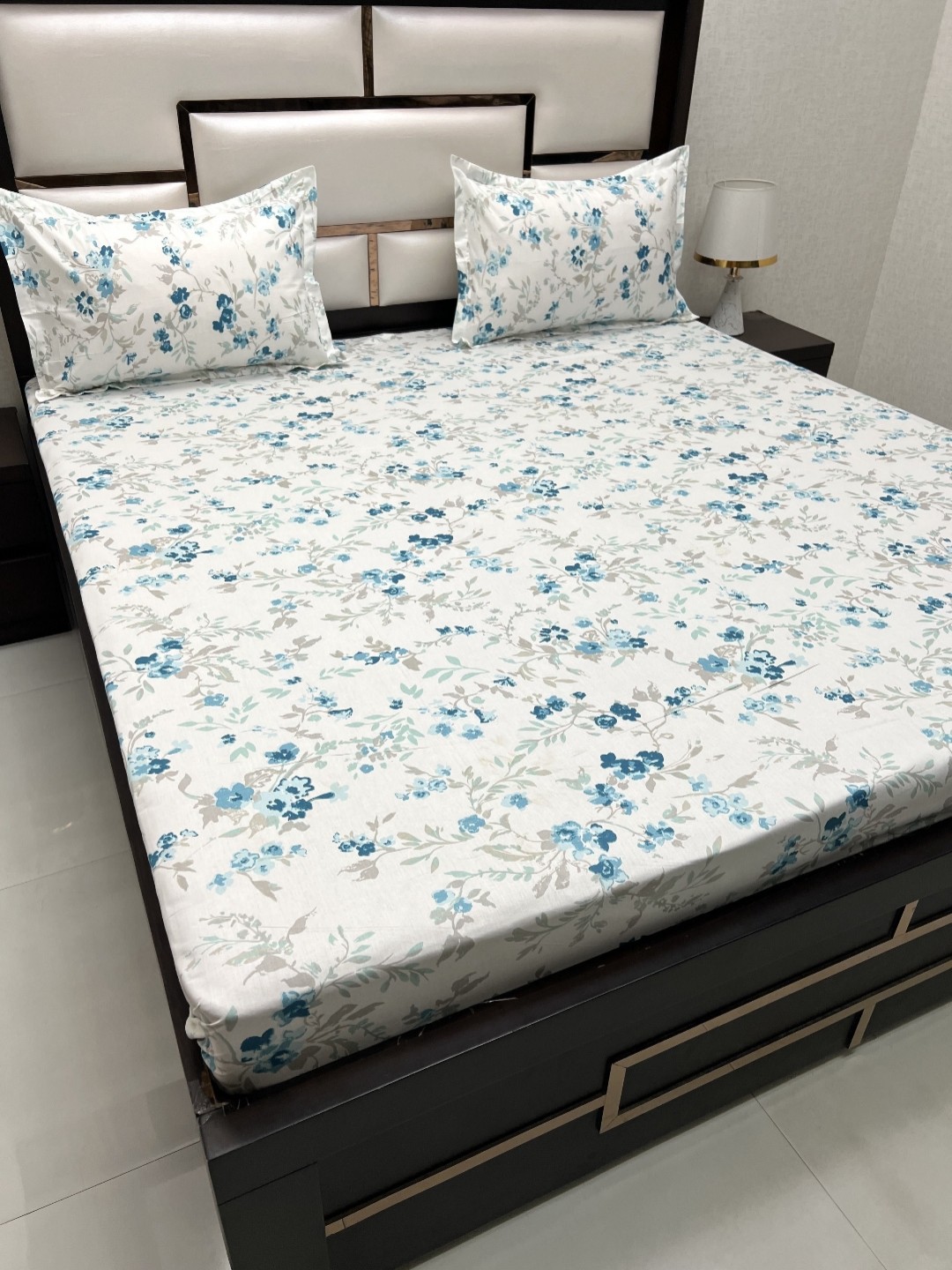 

Pure Decor White & Blue Floral Queen Bedsheet with 2 Pillow Covers