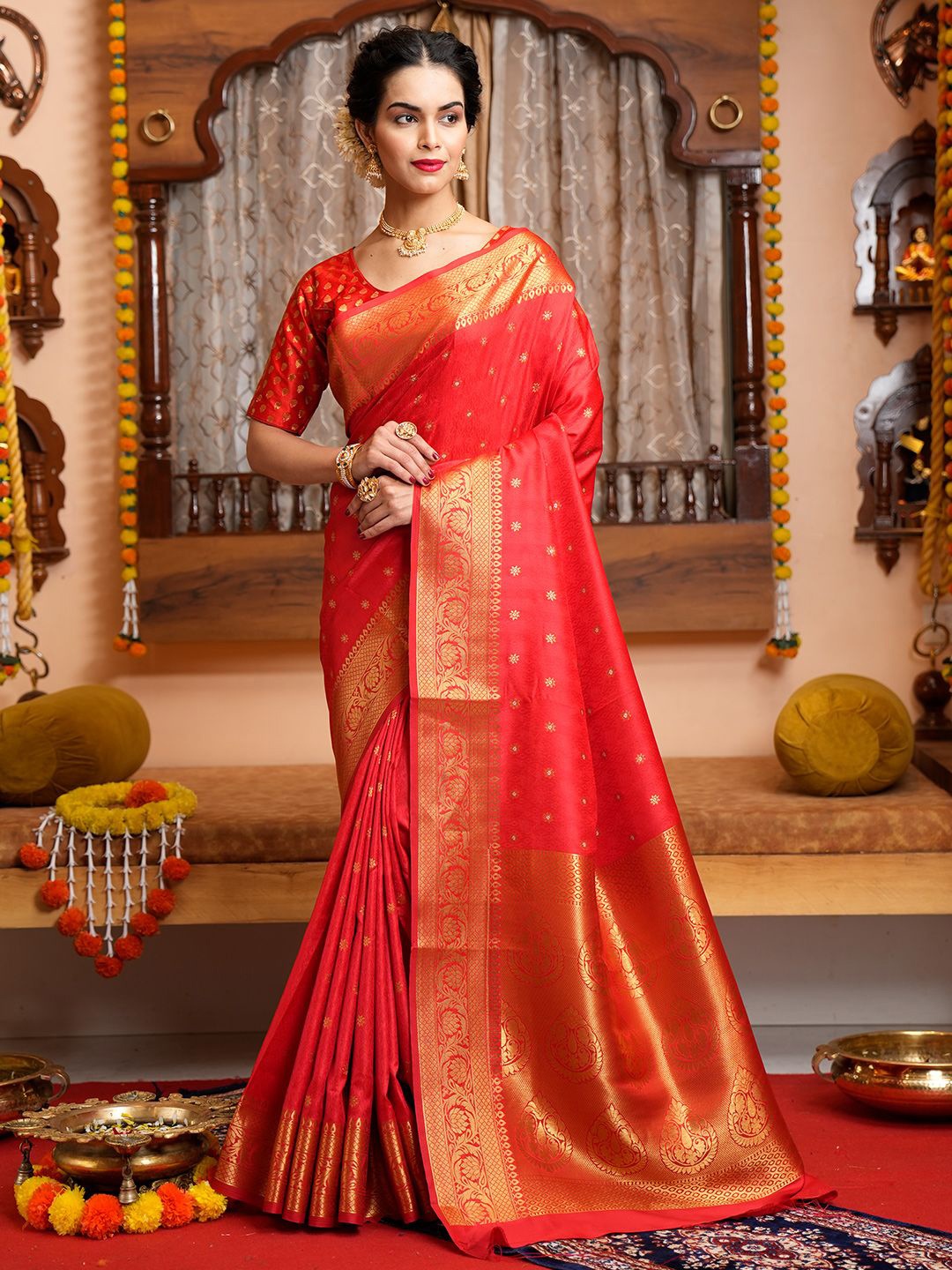 

DEVATITHI Woven Design Zari Silk Blend Kanjeevaram Saree, Red