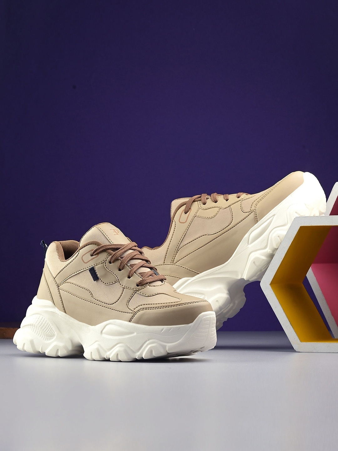 

El Paso Women Sneakers, Beige