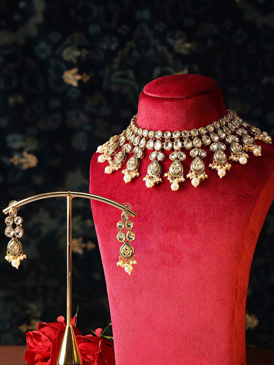 

Priyaasi Gold-Plated Kundan-Studded & Pearl Beaded Jewellery Set