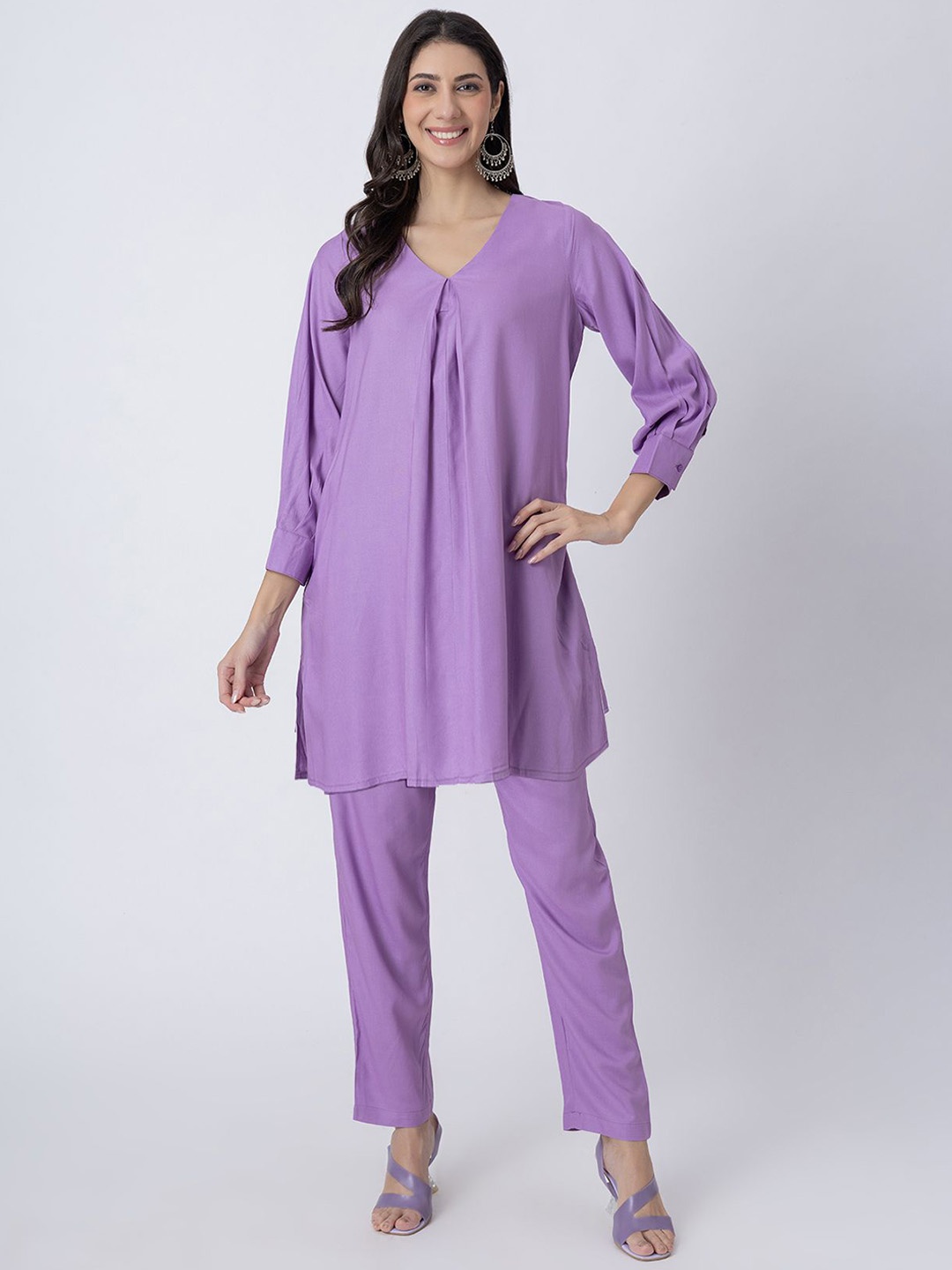 

Moomaya Women Regular Kurti with Trousers, Lavender