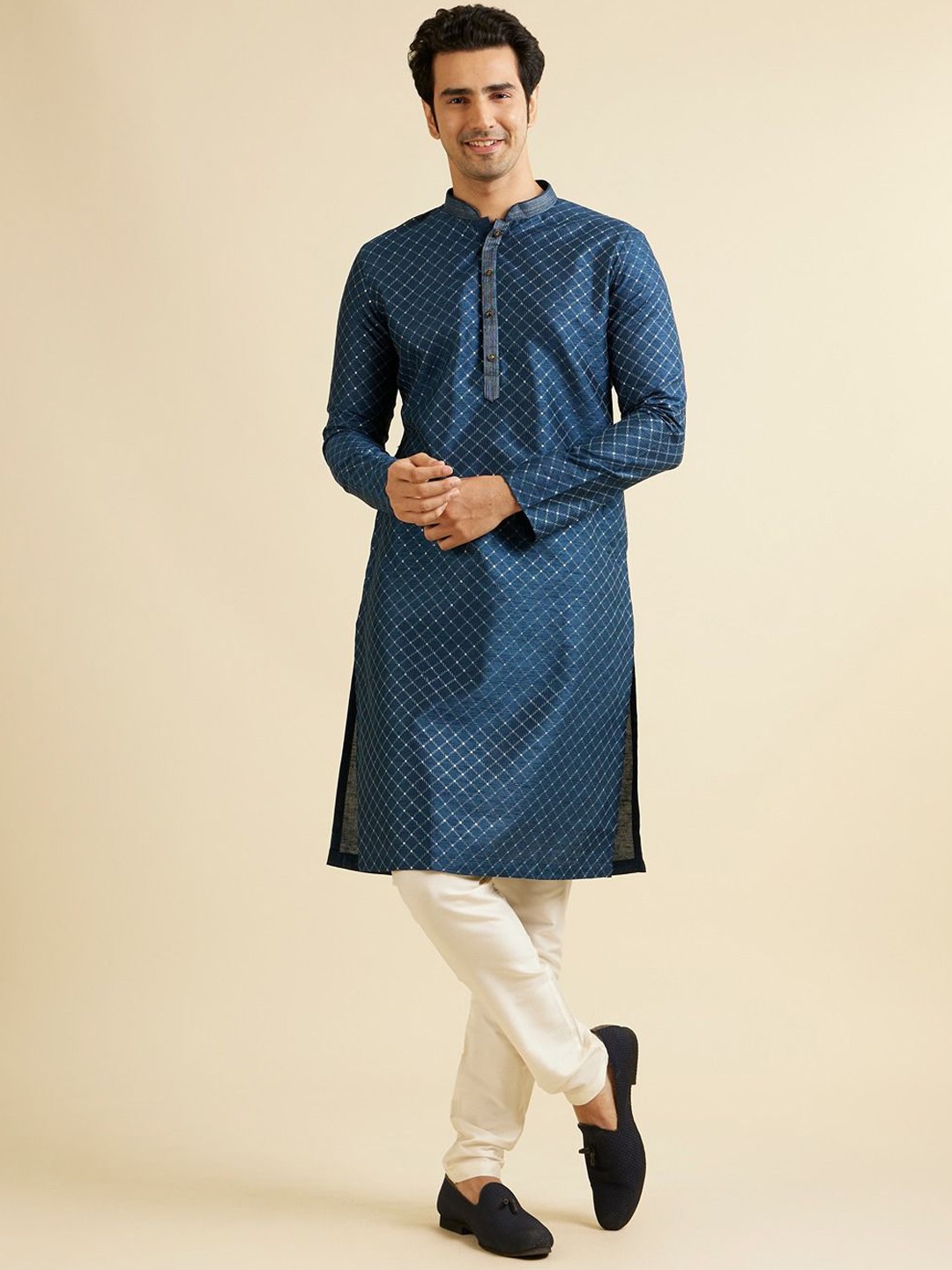 

Manyavar Men Ethnic Motifs Embroidered Regular Sequinned Kurta with Pyjamas, Blue