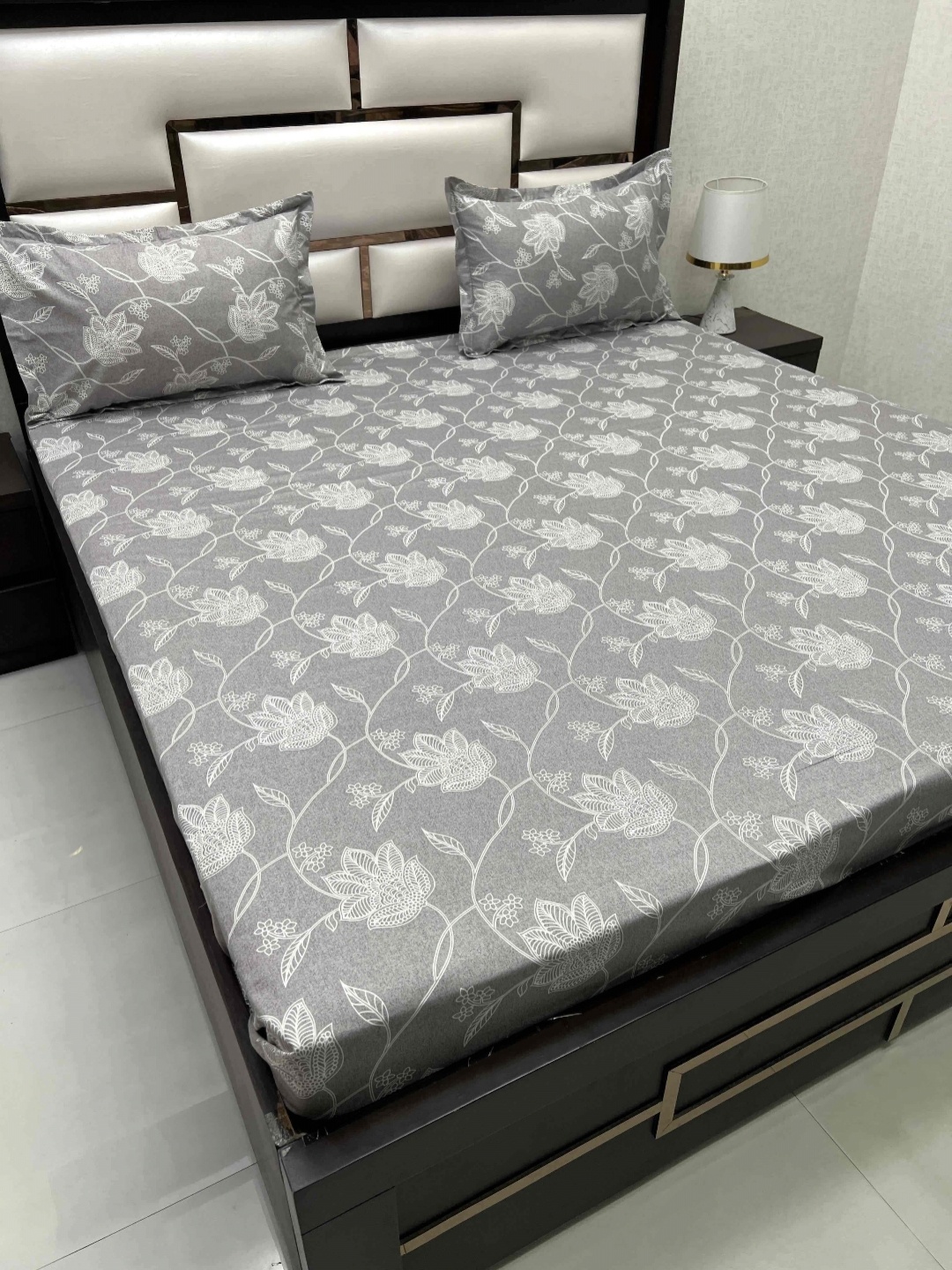 

Pure Decor Grey & White Floral 250 TC Queen Bedsheet with 2 Pillow Covers