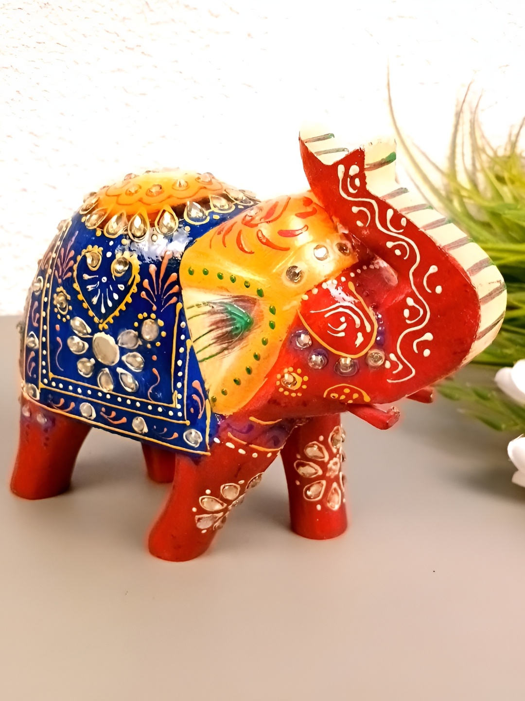 

apka mart Red Idol Showpiece
