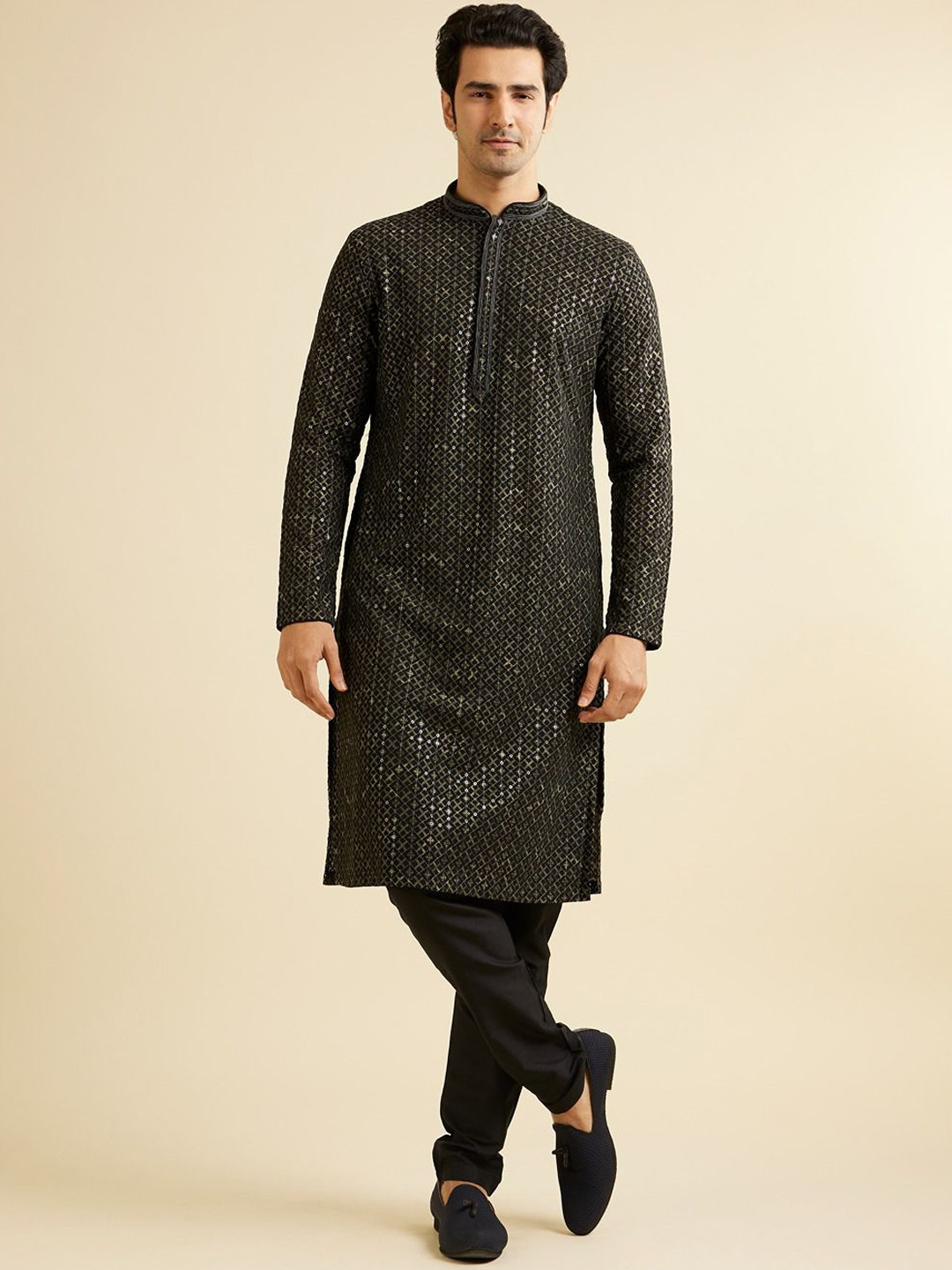 

Manyavar Men Ethnic Motifs Embroidered Regular Sequinned Kurta with Pyjamas, Black