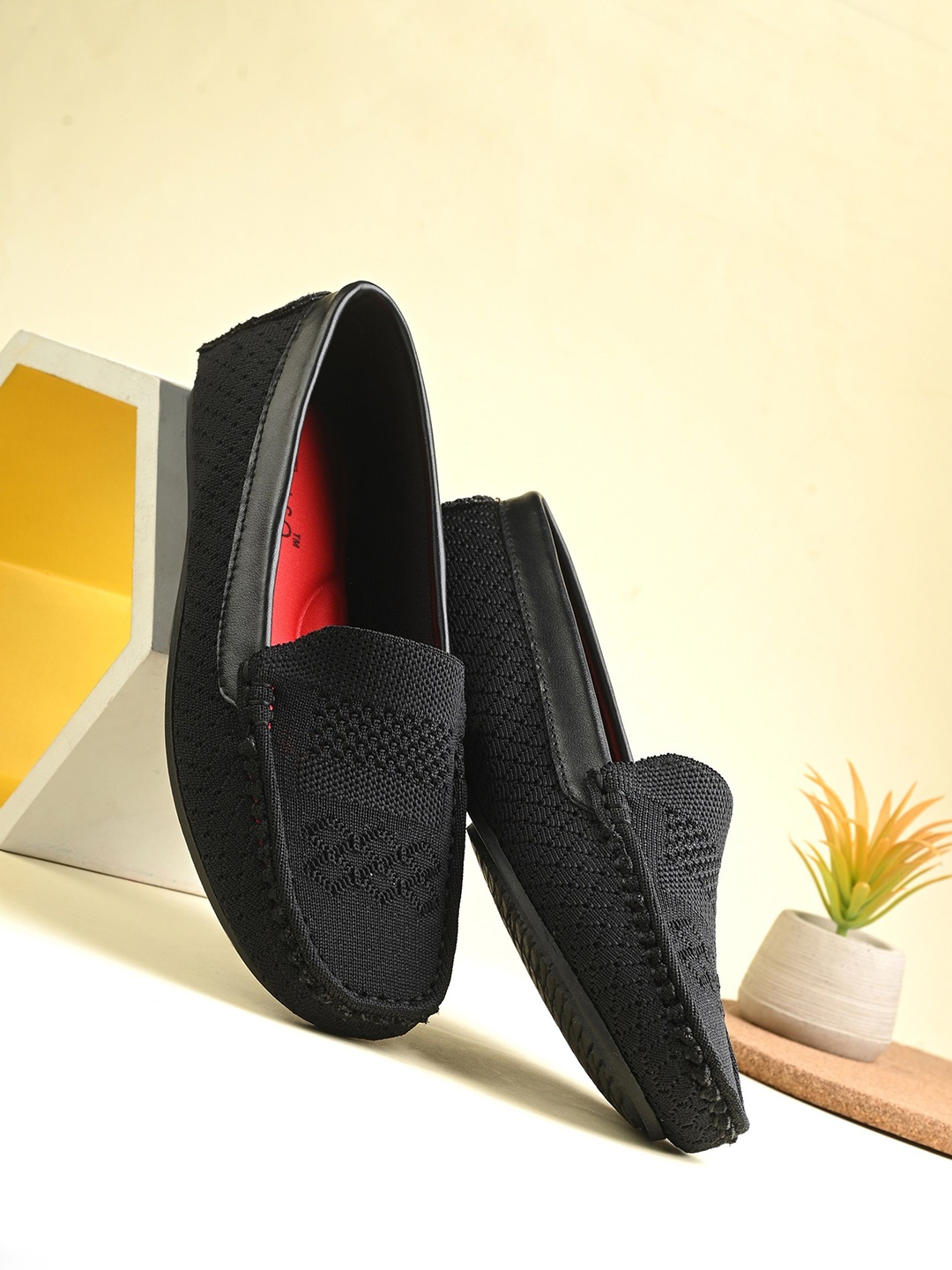 

El Paso Women Round Toe Loafers, Black