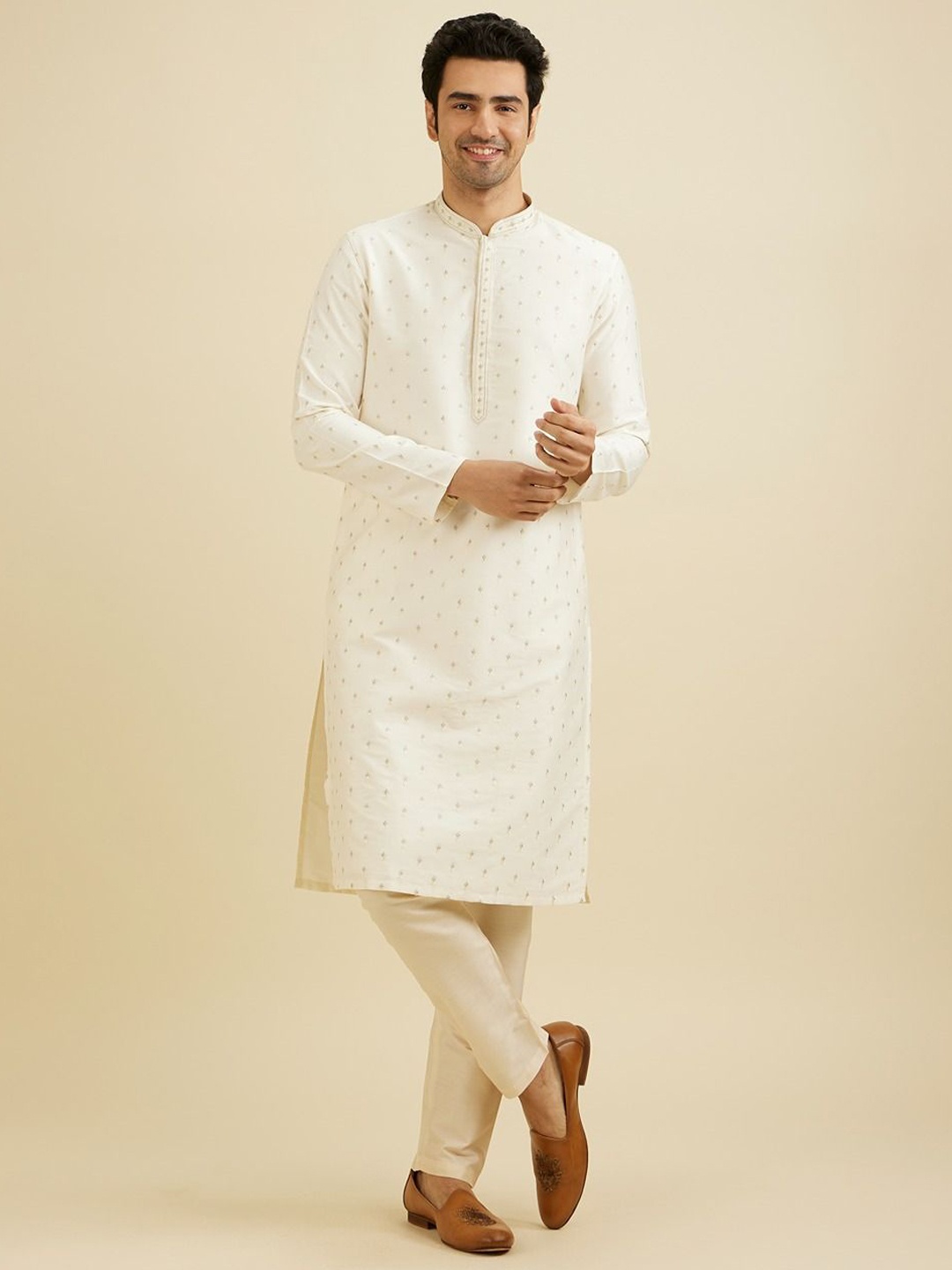 

Manyavar Men Floral Embroidered Regular Thread Work Kurta with Pyjamas, Cream