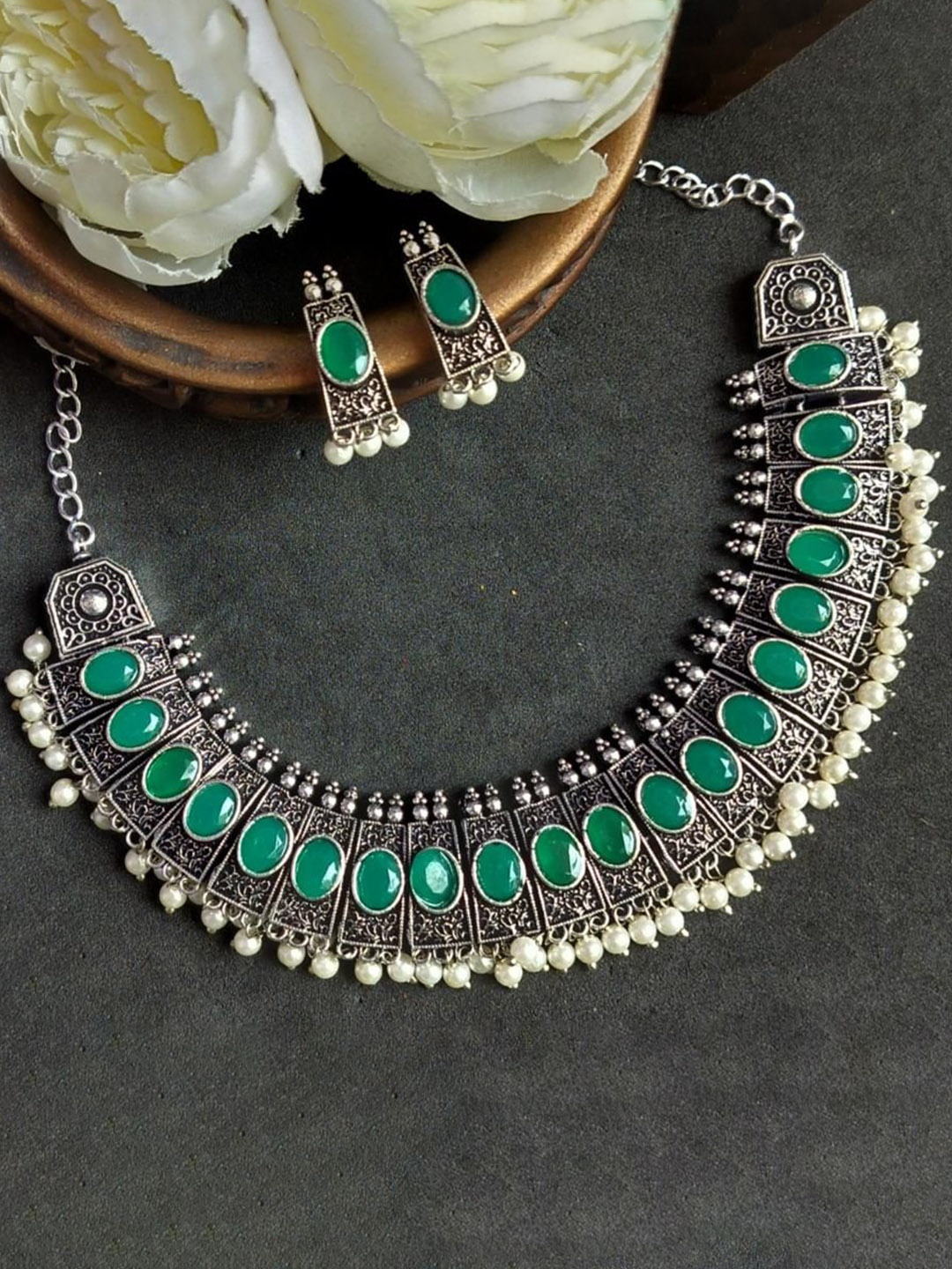 

Efulgenz Rhodium-Plated Kundan-Studded & Beaded Jewellery Set, Silver