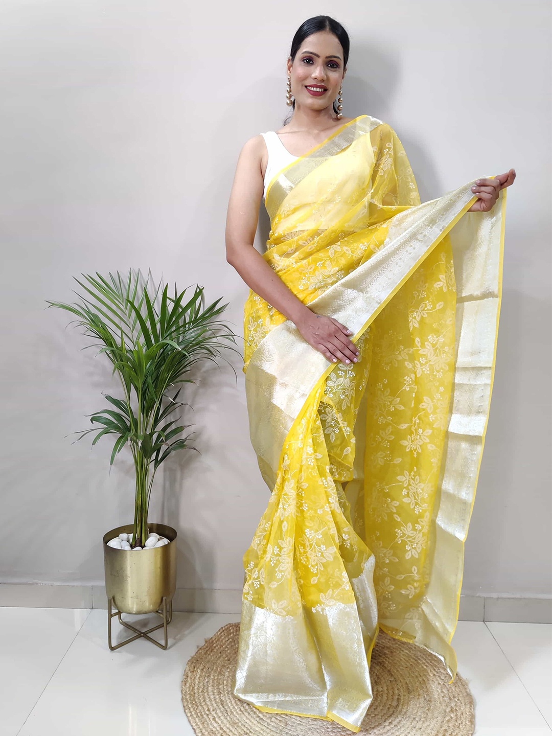 

KALINI Woven Design Zari Organza Ready to Wear Jamdani Saree, Yellow