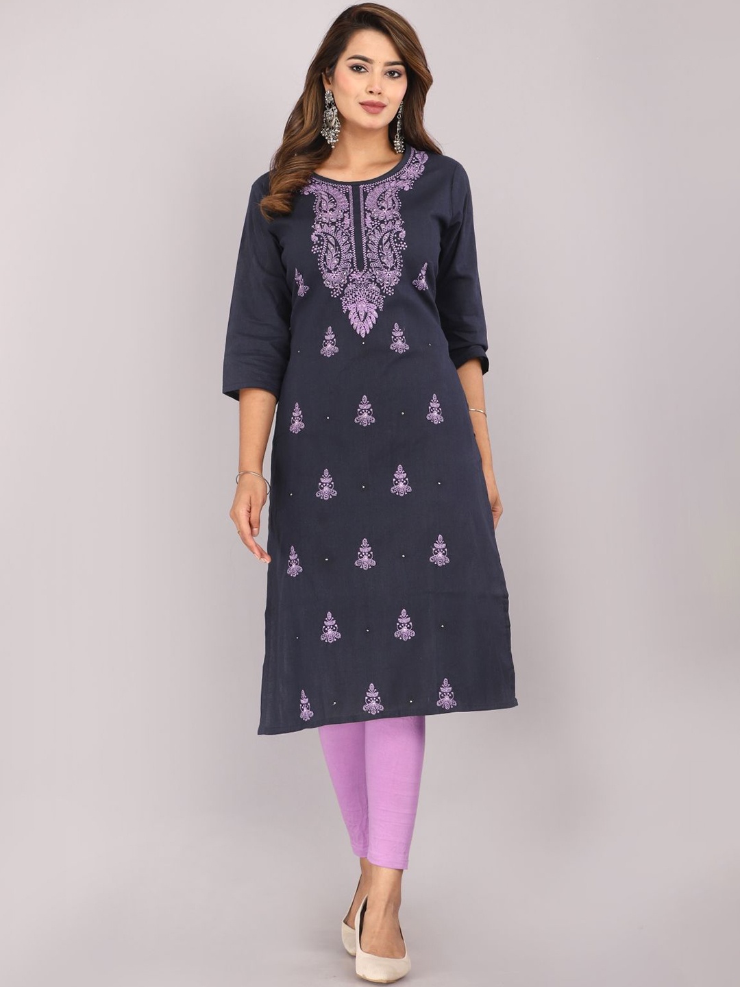 

Mehsoos Women Embroidered Thread Work Kurta, Navy blue