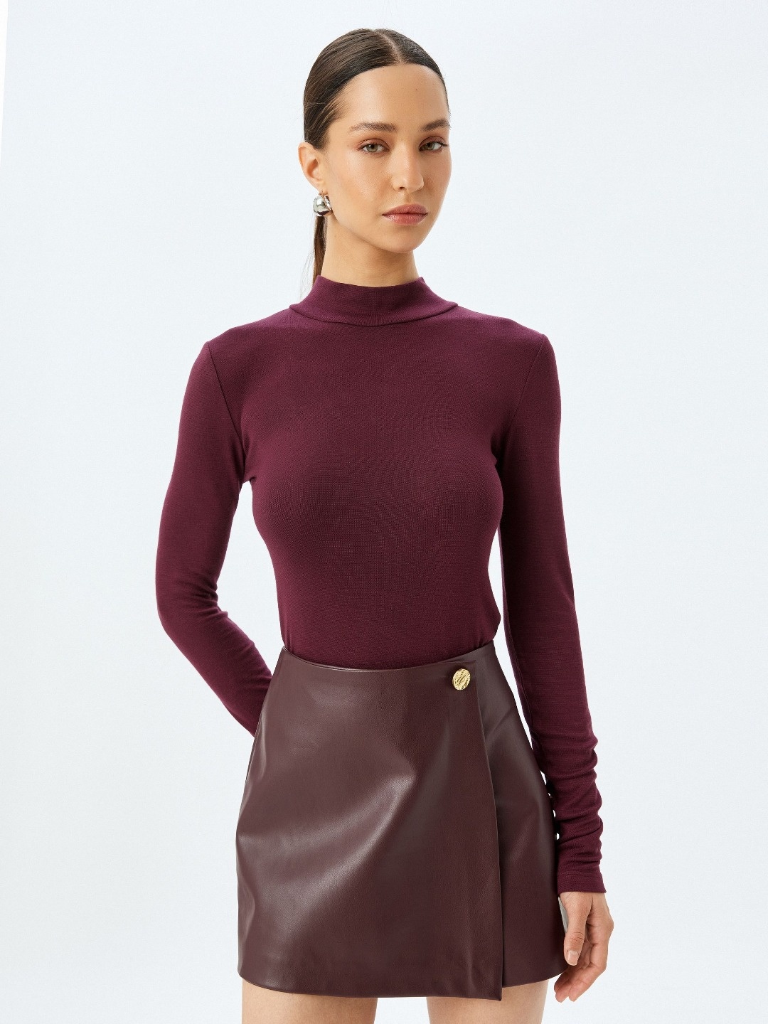 

Koton Women V-Neck Pockets Slim Fit T-shirt, Maroon