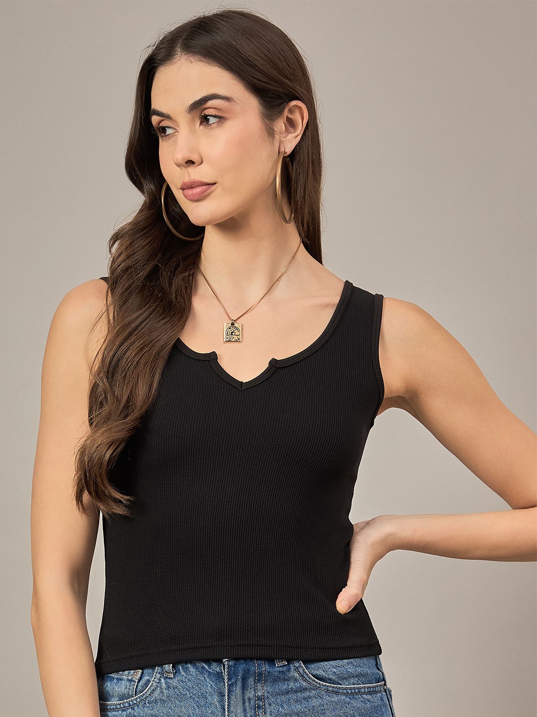 

The Roadster Lifestyle Co Women Round Neck Crop Top, Black