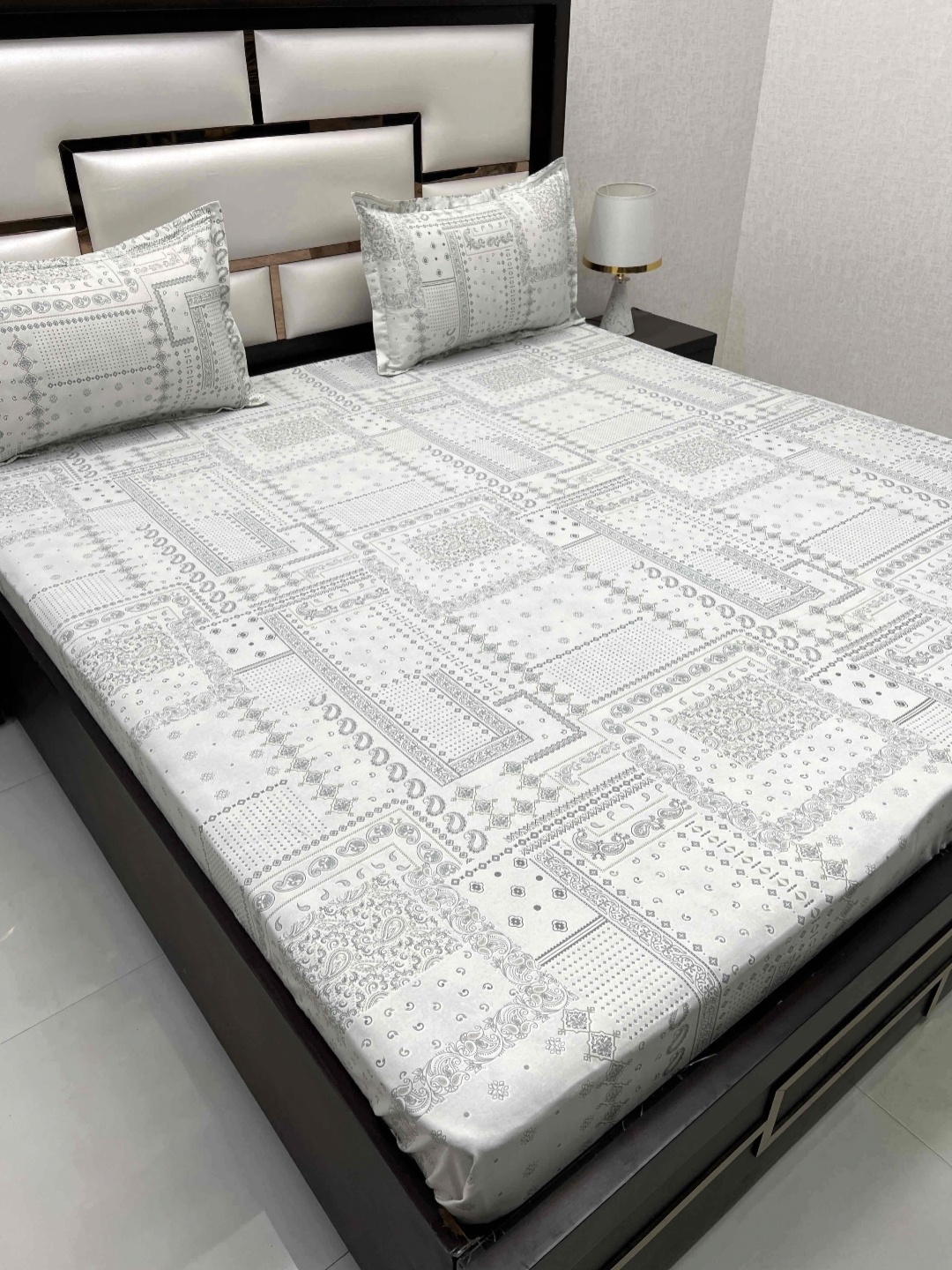 

Pure Decor Grey & White Ethnic Motifs 330 TC Queen Bedsheet with 2 Pillow Covers