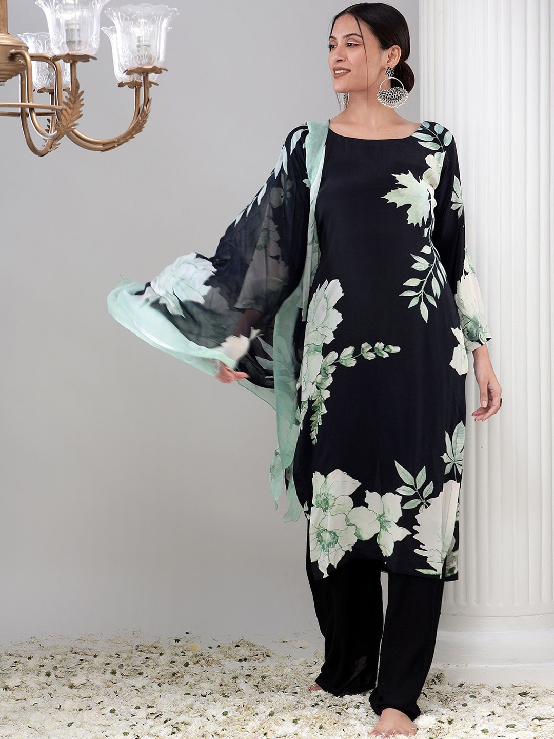 

REETI OF PRINTS Unstitched Dress Material, Black