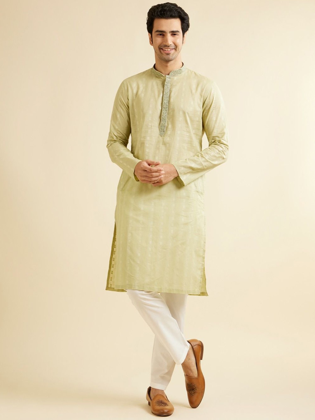 

Manyavar Men Embroidered Regular Thread Work Pure Cotton Kurta with Pyjamas, Green