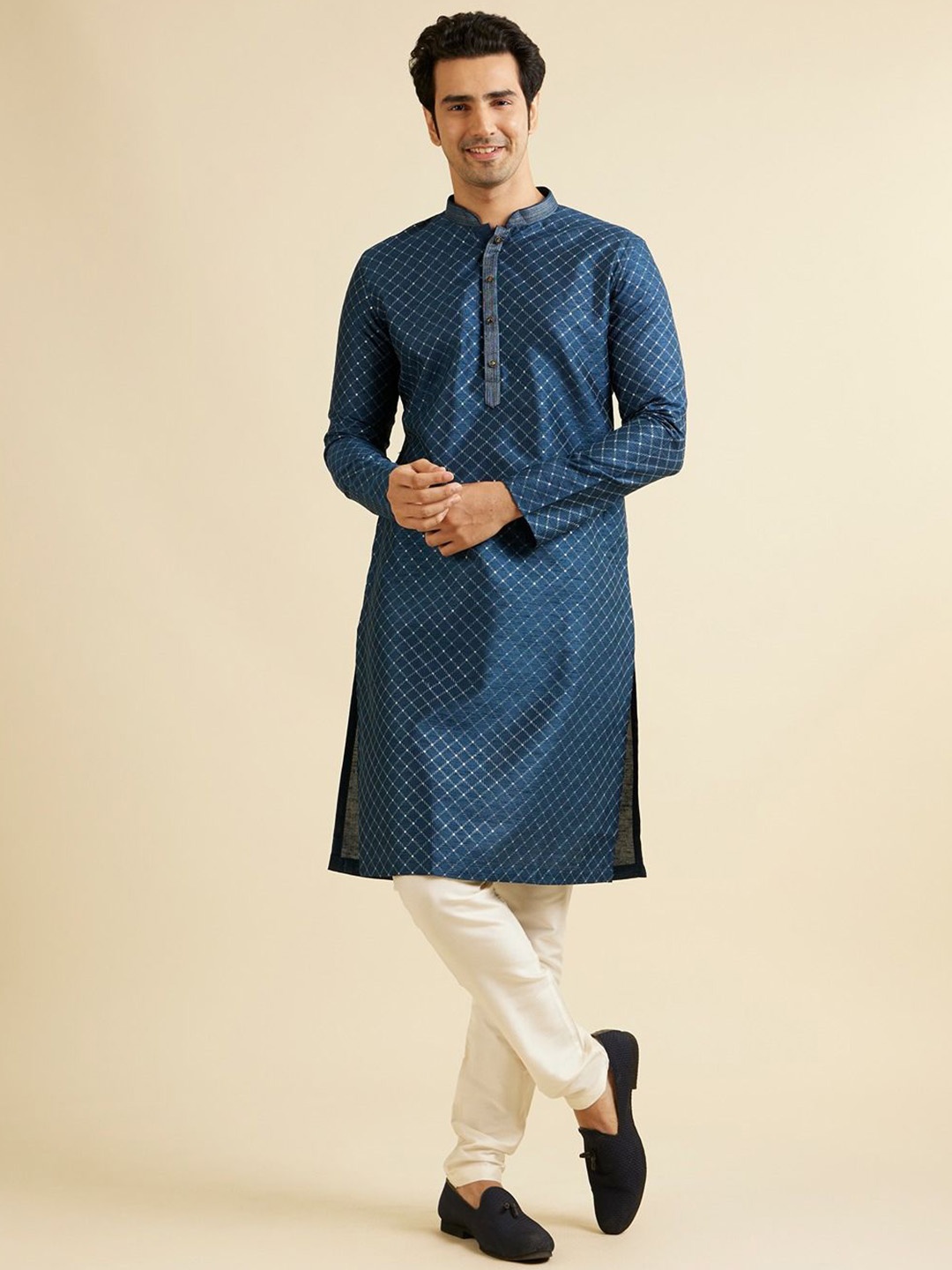 

Manyavar Men Ethnic Motifs Embroidered Regular Sequinned Kurta with Pyjamas, Blue