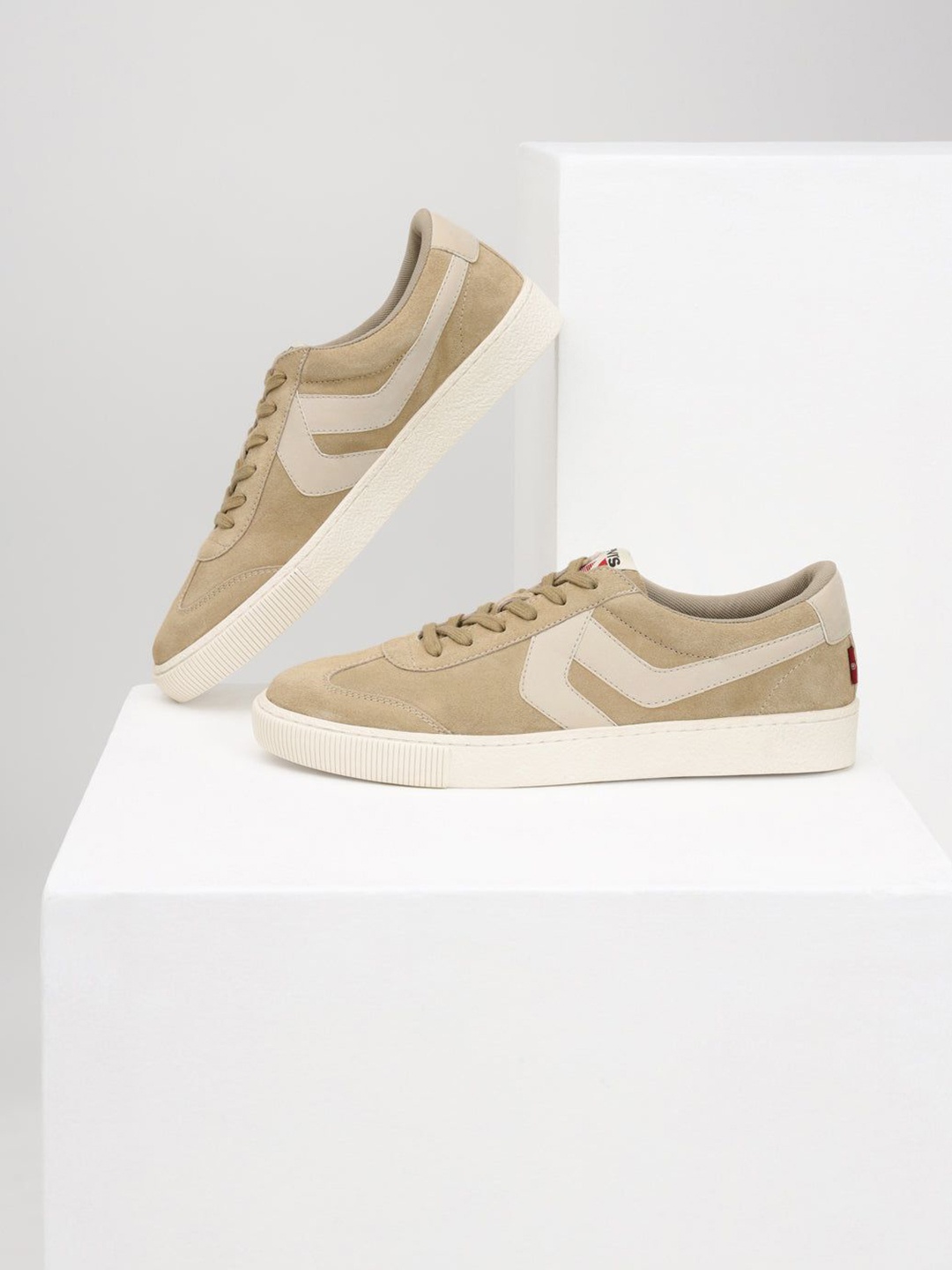 

Levis Men Colourblocked Suede Sneakers, Beige