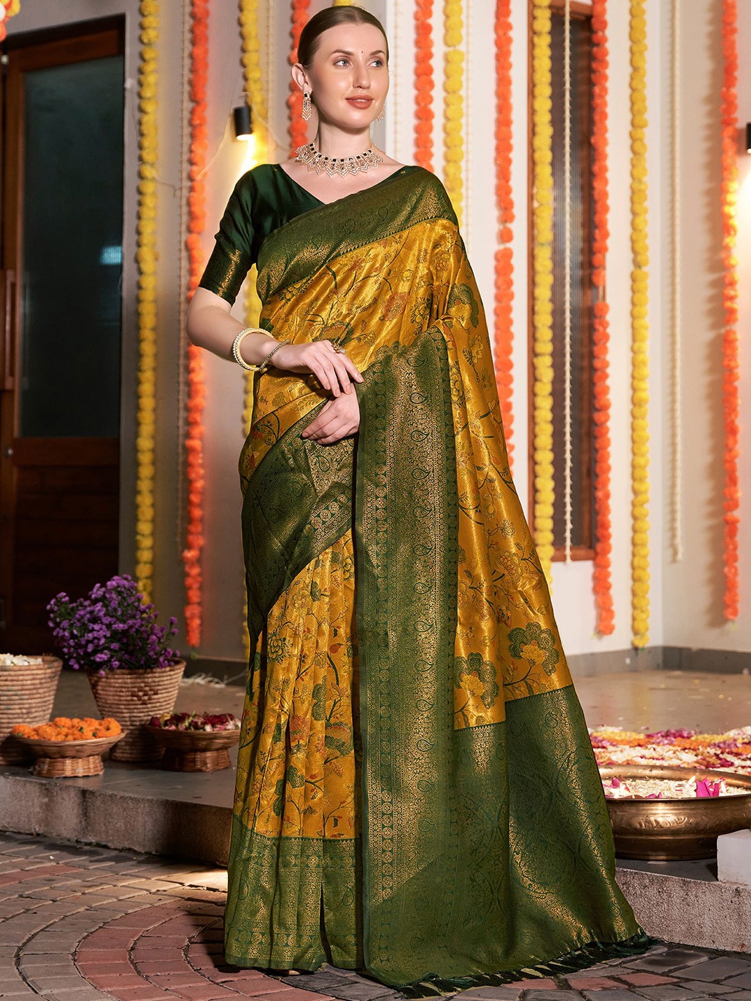 

Satrani Woven Design Zari Pure Silk Saree, Yellow