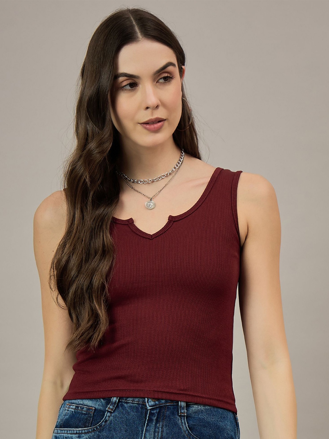 

The Roadster Lifestyle Co Women Round Neck Sleeveless Crop Top, Maroon