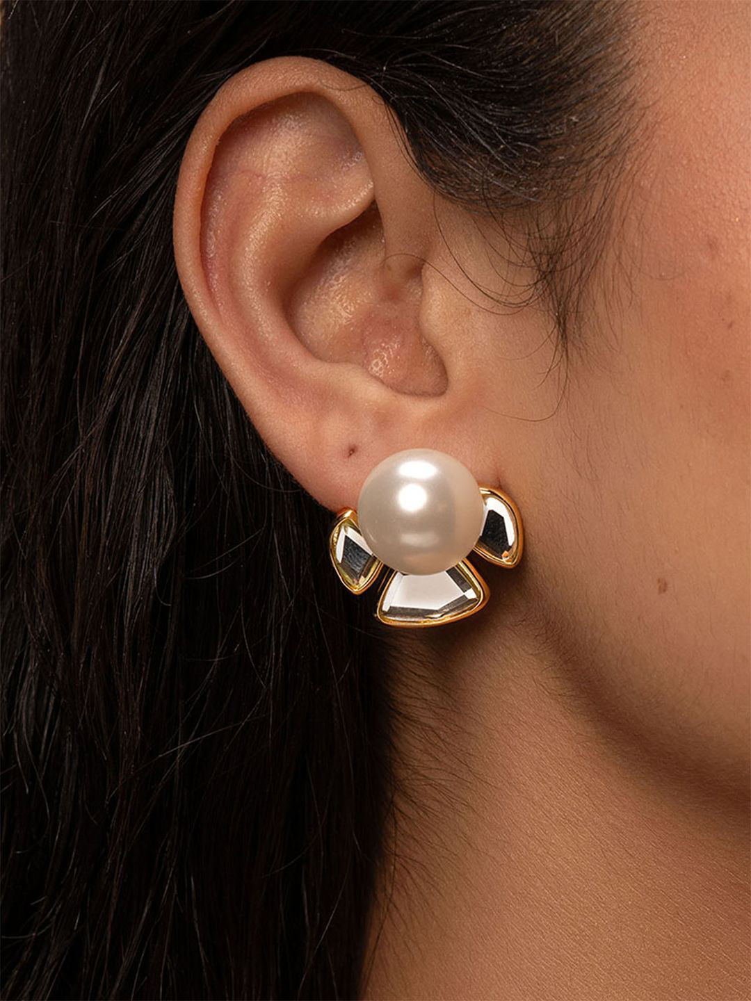 

Isharya Contemporary Studs Earrings, Gold