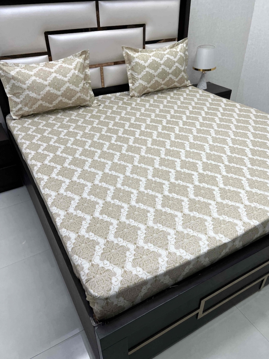 

Pure Decor Brown & White Ethnic Motifs 260 TC Queen Bedsheet with 2 Pillow Covers