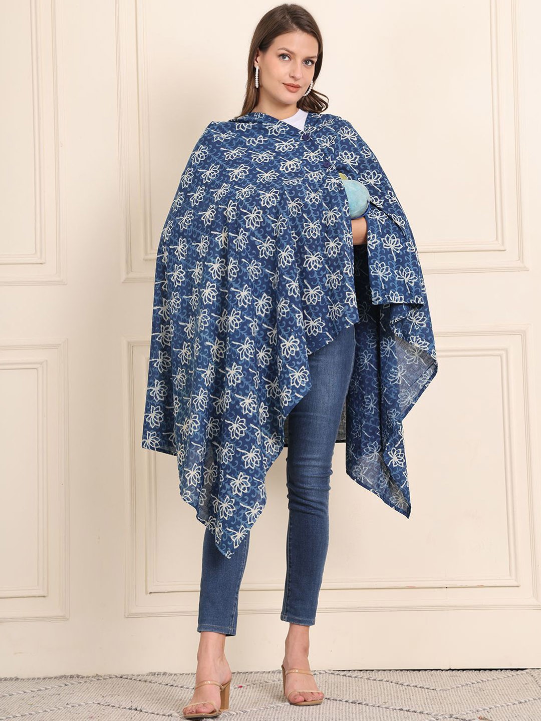 

Secret Wish Blue Printed Cotton Feeding Essentials