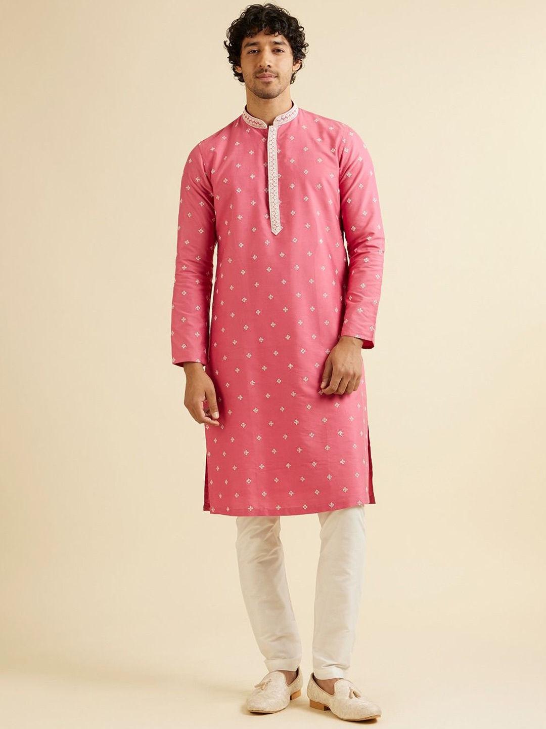 

Manyavar Men Embroidered Regular Beads and Stones Kurta with Pyjamas, Pink