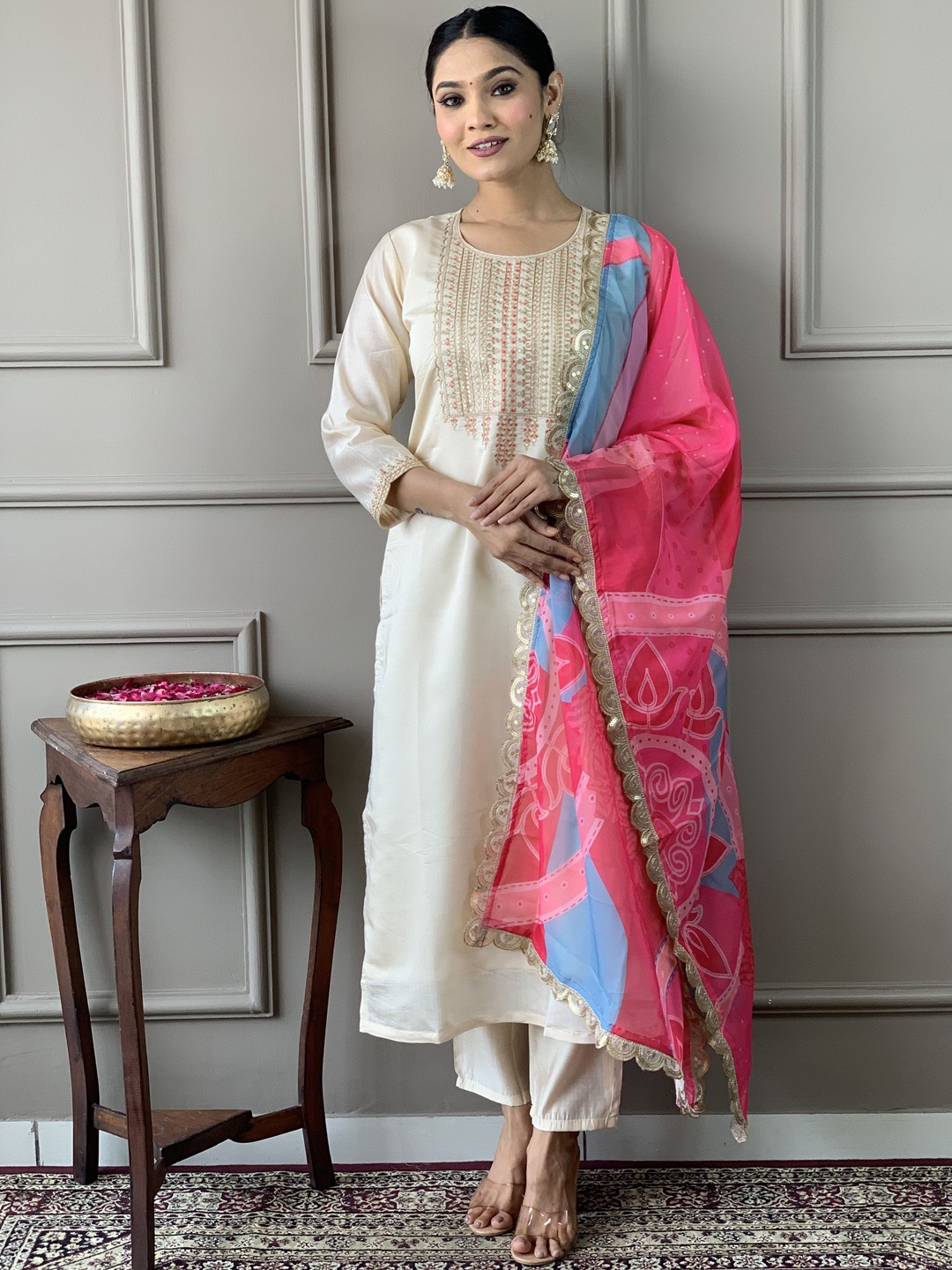 

TWINS LADY Women Ethnic Motifs Yoke Design Regular Sequinned Chanderi Silk Kurta with Trousers & With Dupatta, Off white