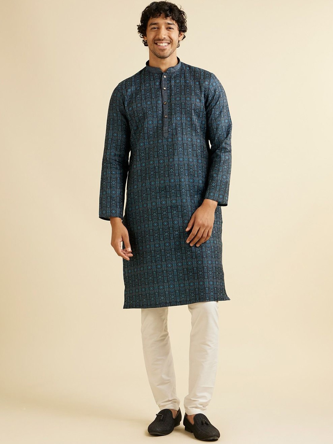 

Manyavar Men Ethnic Motifs Printed Regular Kurta with Pyjamas, Blue