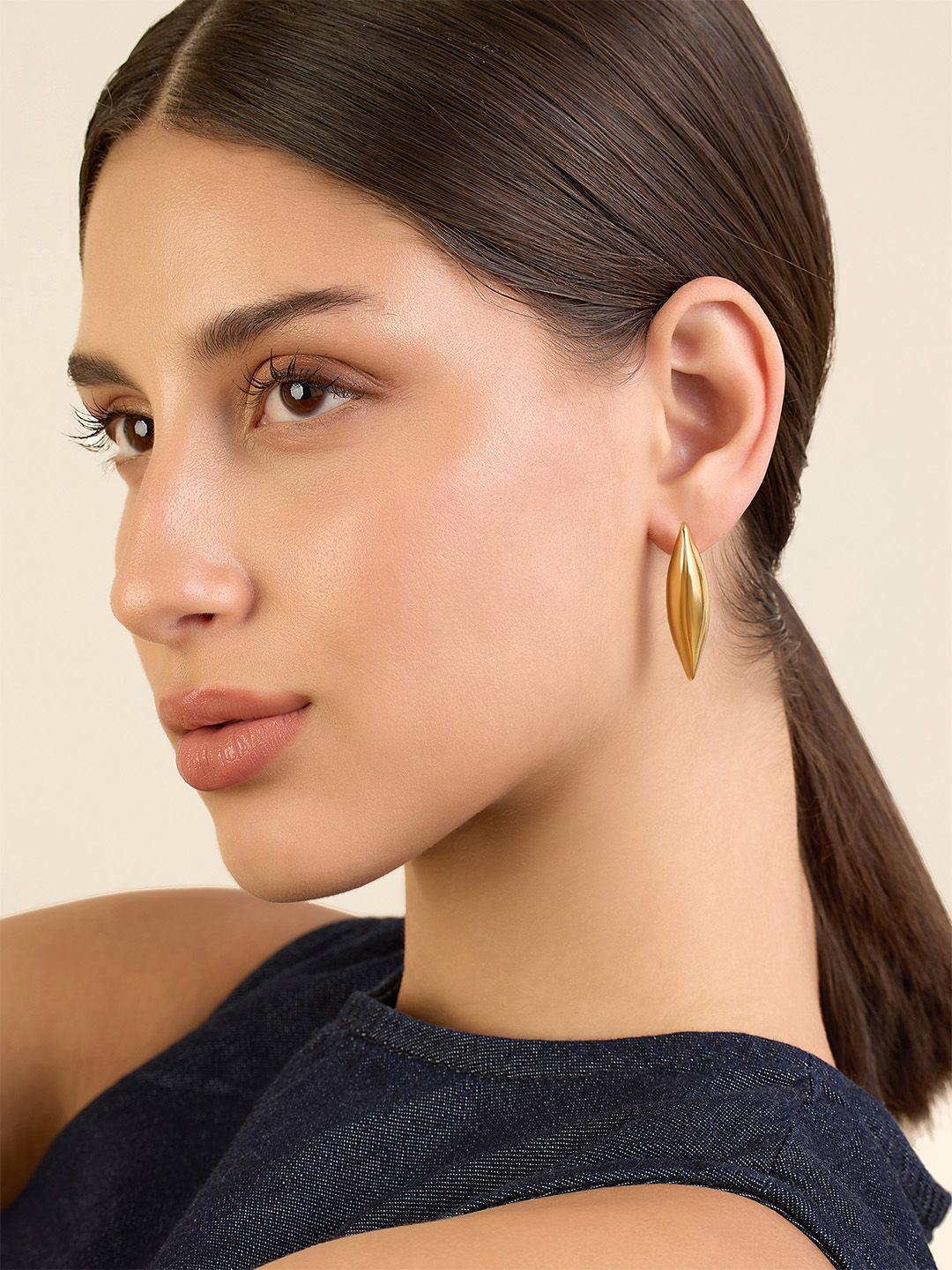 

Isharya Contemporary Studs Earrings, Gold