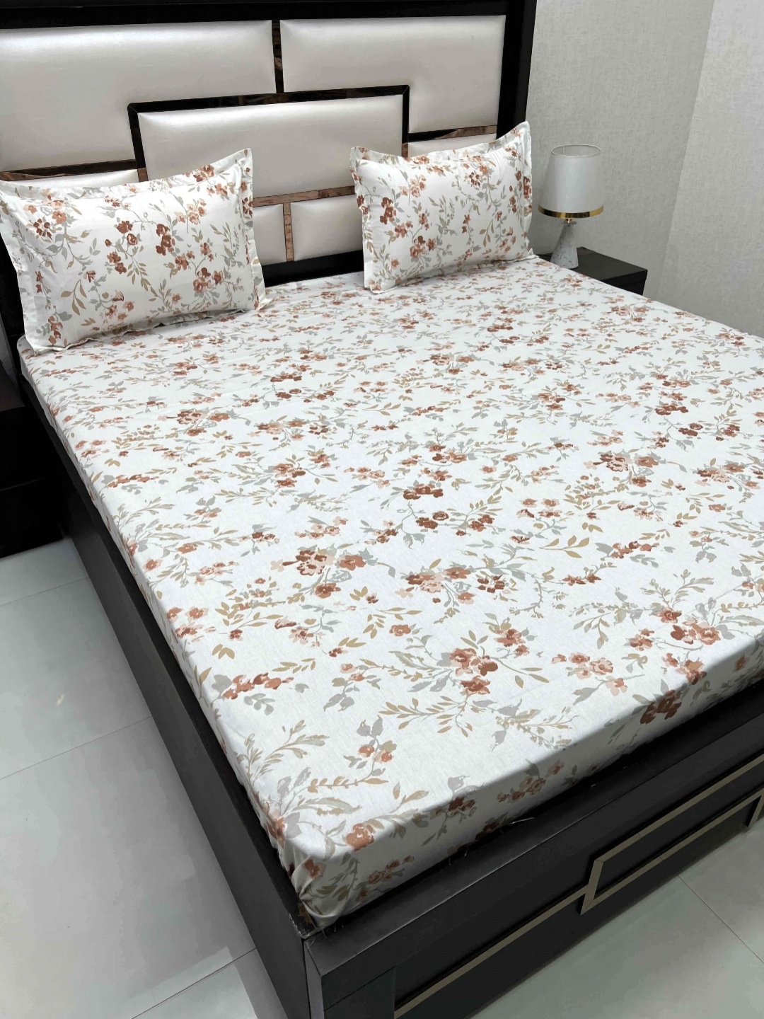 

Pure Decor White & Grey Floral 260 TC Queen Bedsheet with 2 Pillow Covers