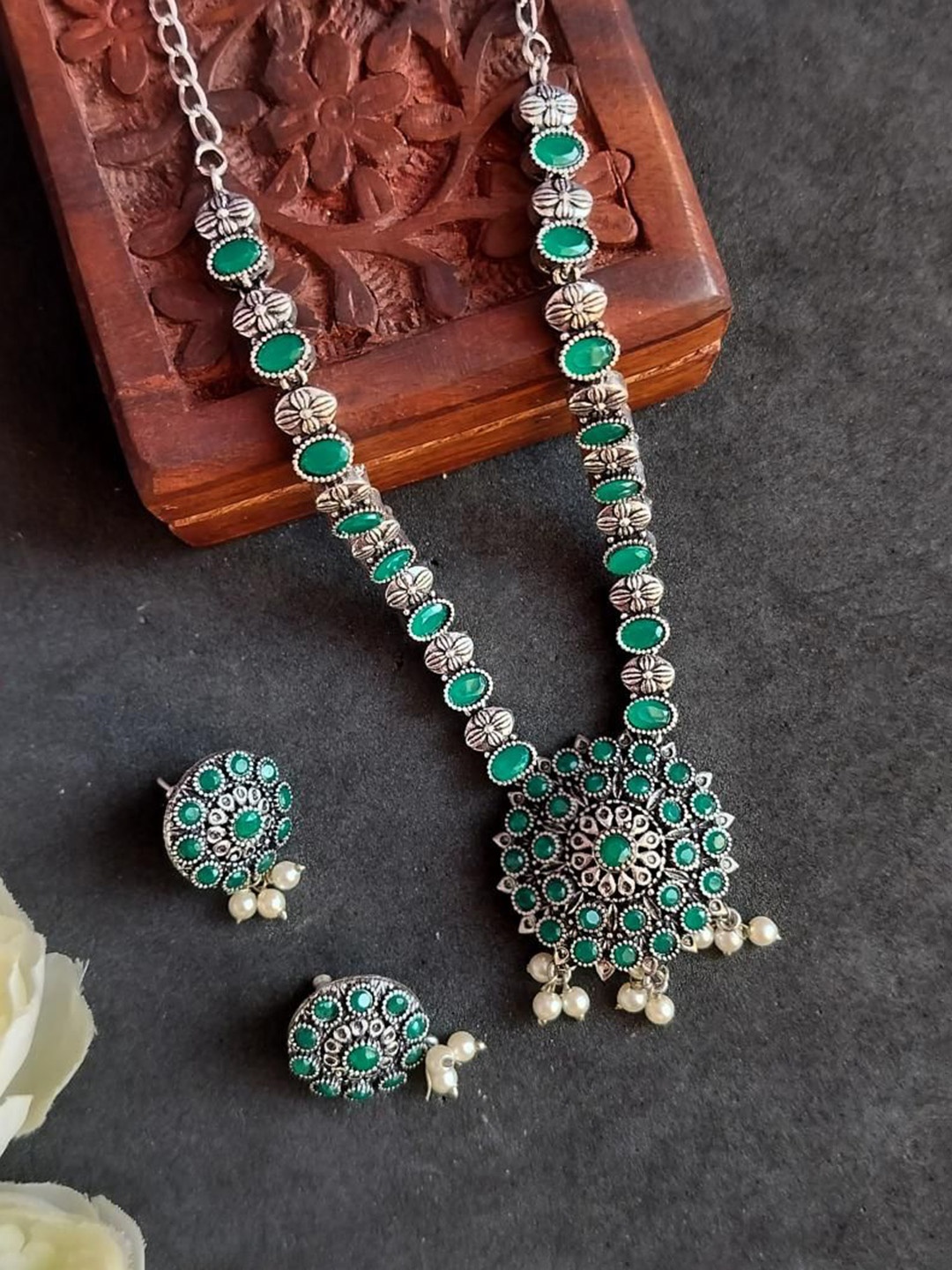 

Efulgenz Rhodium-Plated Crystals Studded Jewellery Set, Silver