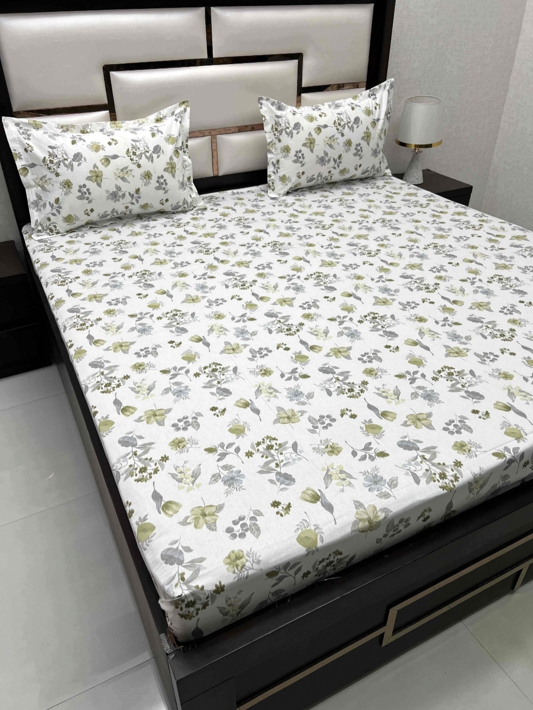 

Pure Decor White & Green Floral 250 TC Queen Bedsheet with 2 Pillow Covers