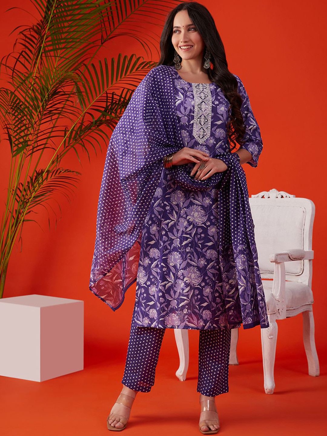 

HEEPOSH Women Floral Printed Regular Thread Work Pure Cotton Kurta with Trousers & With Dupatta, Purple