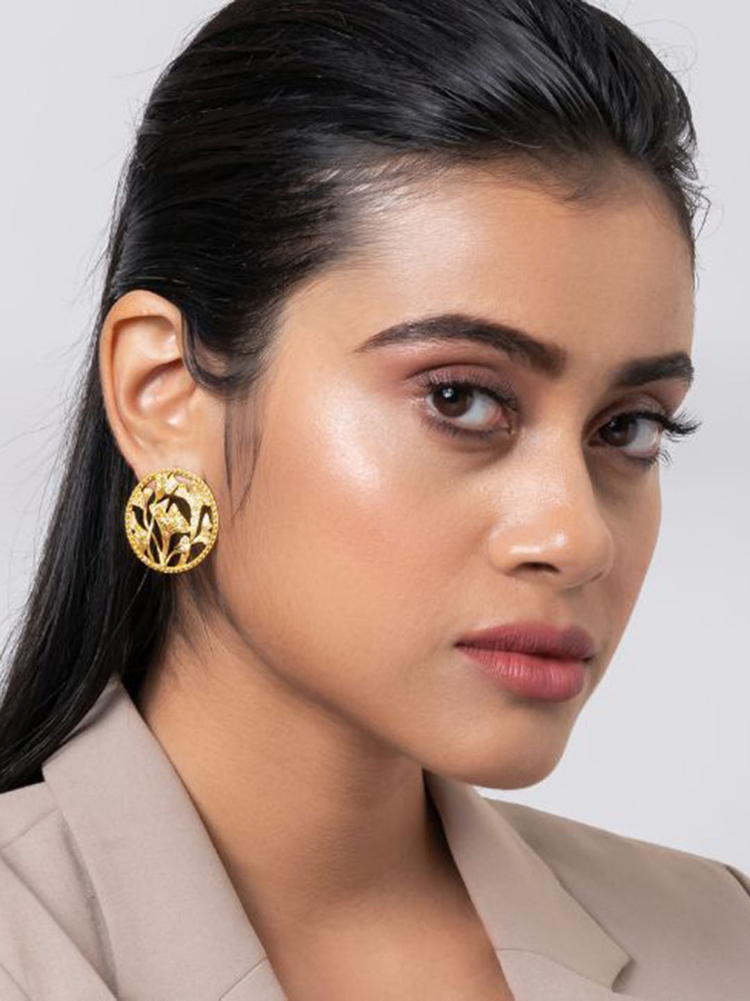 

PUTSTYLE Contemporary Studs Earrings, Gold